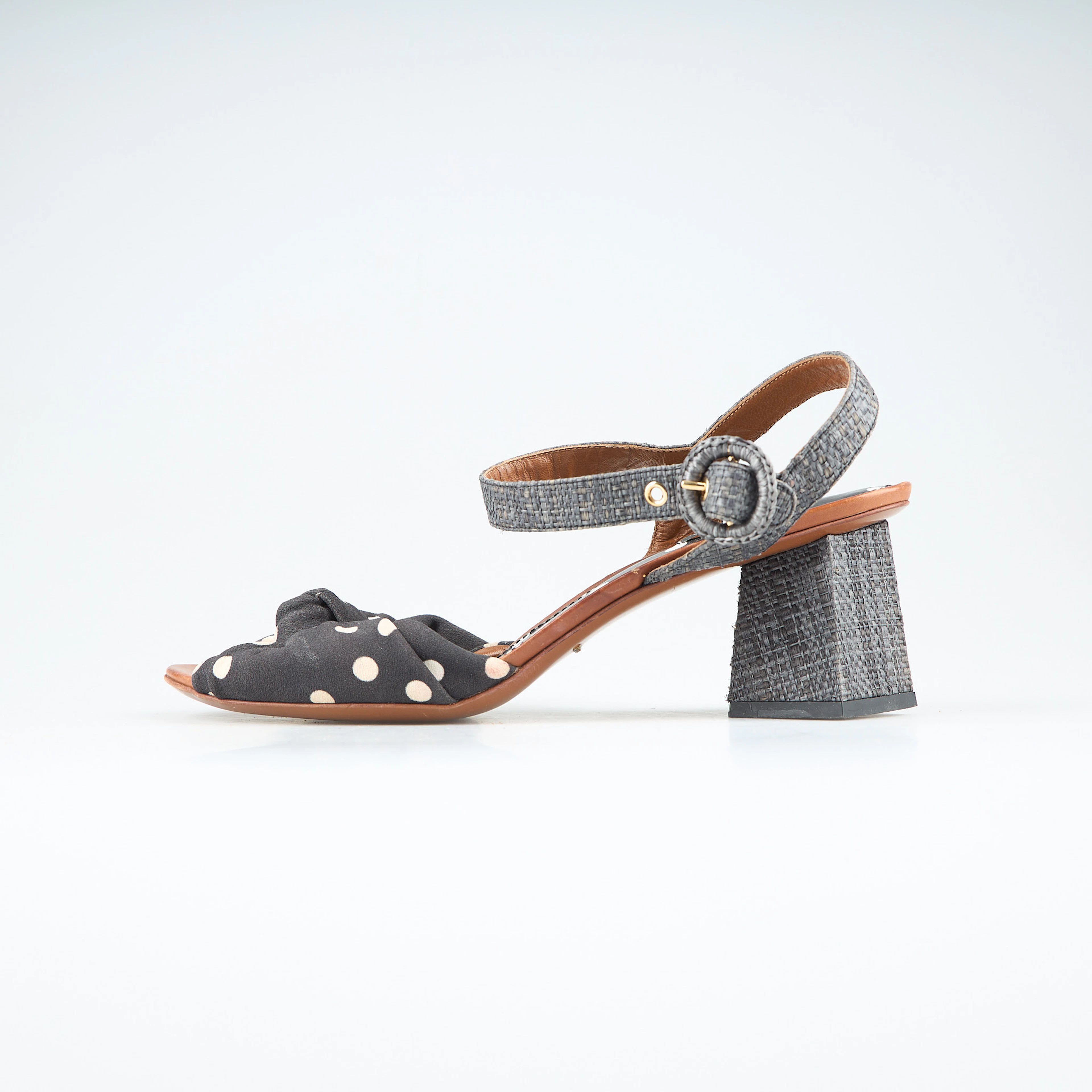DOLCE & GABBANA, skor, Polka dot sandals, blått tyg med vita prickar.