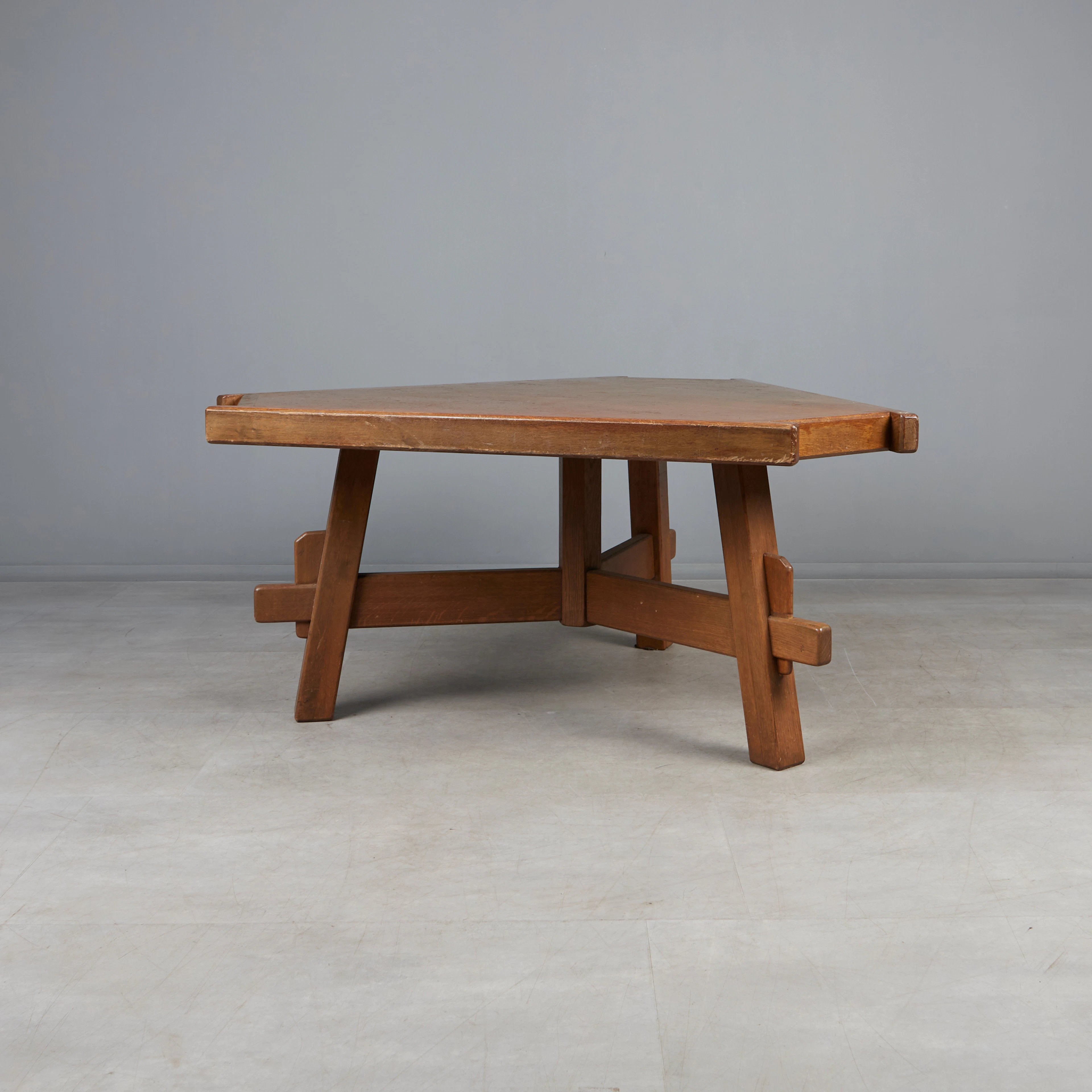Brutalistischer Tisch, Eiche, 1970er Jahre.