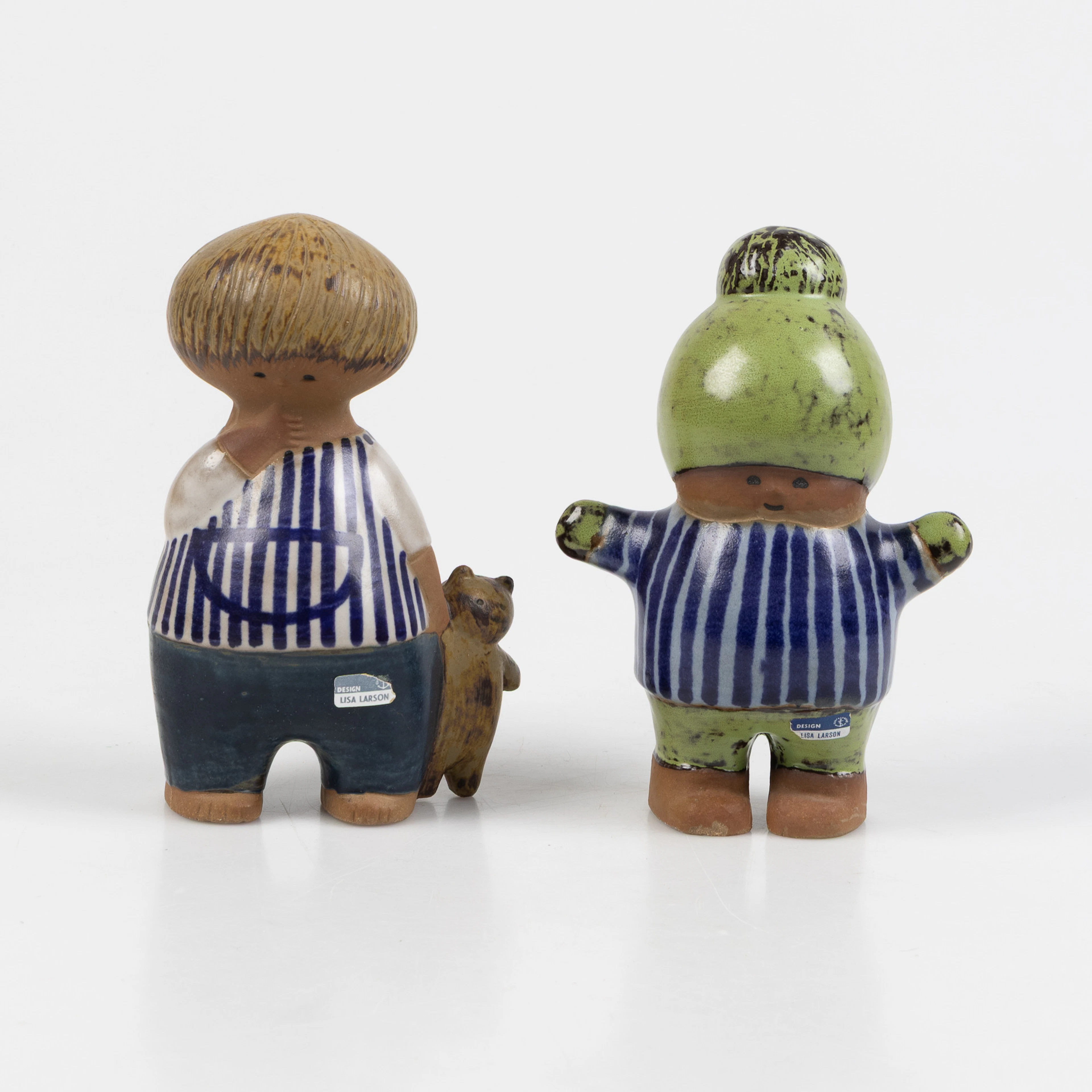 LISA LARSON. Figuriner, 2 st, "Malin" resp "Pelle", delvis glaserat