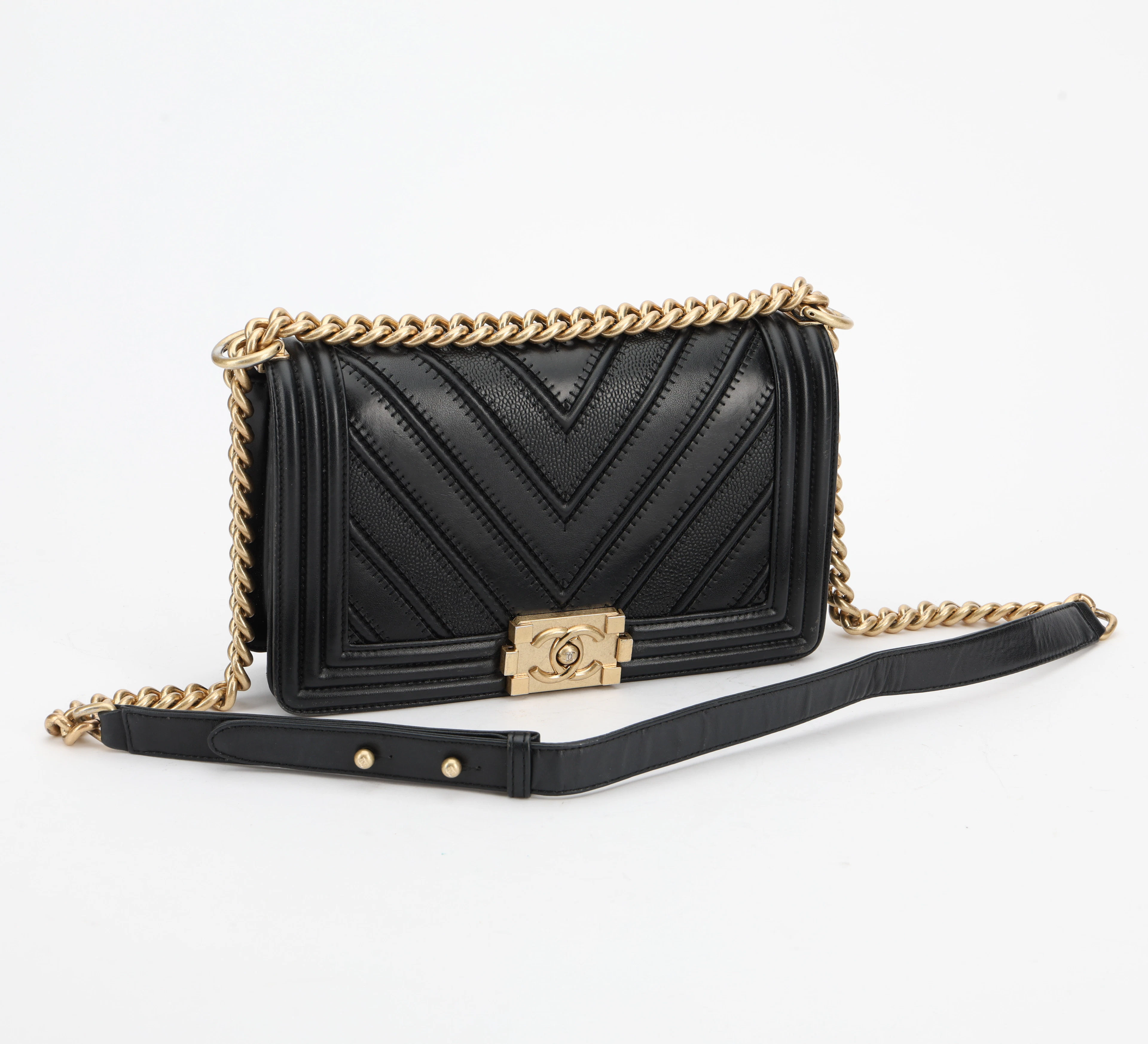 CHANEL, väska, ”Boy, old medium”, Karl Lagerfeld era, år 2014-2015.