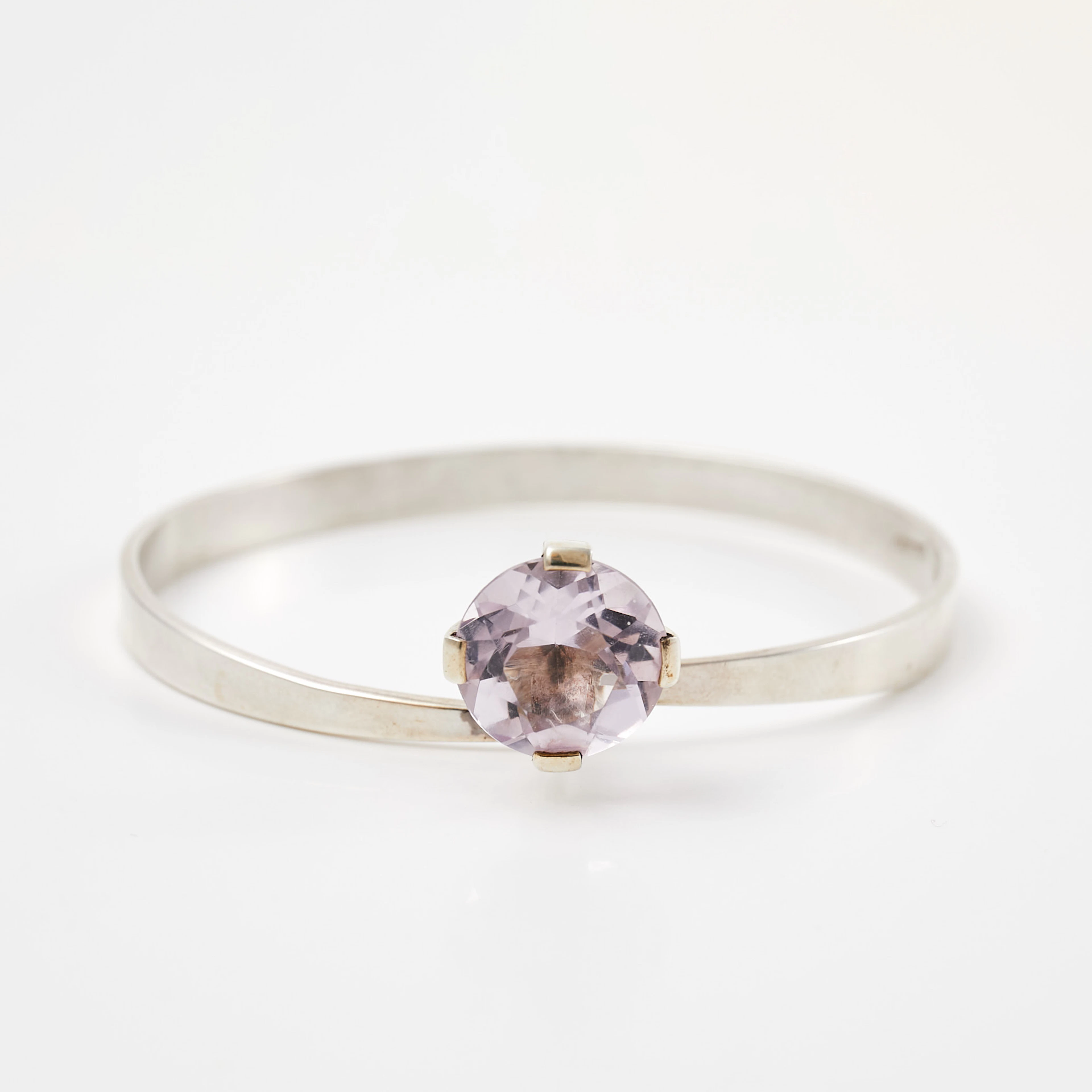 VICTOR JANSON, armring, sterlingsilver, 1 fasettslipad ljust lila