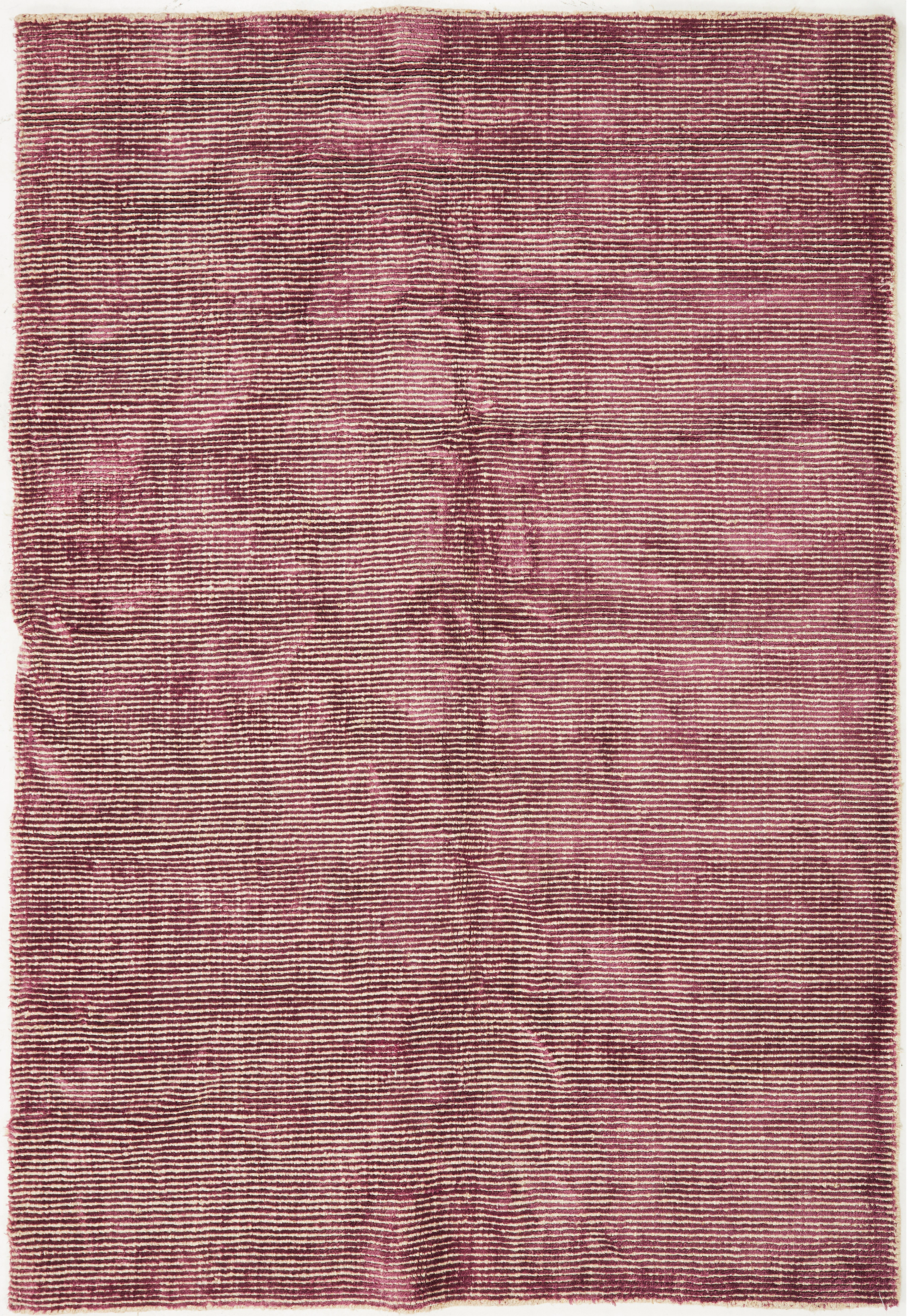 MATTA. Modern, lila botten, ca 230x162 cm.