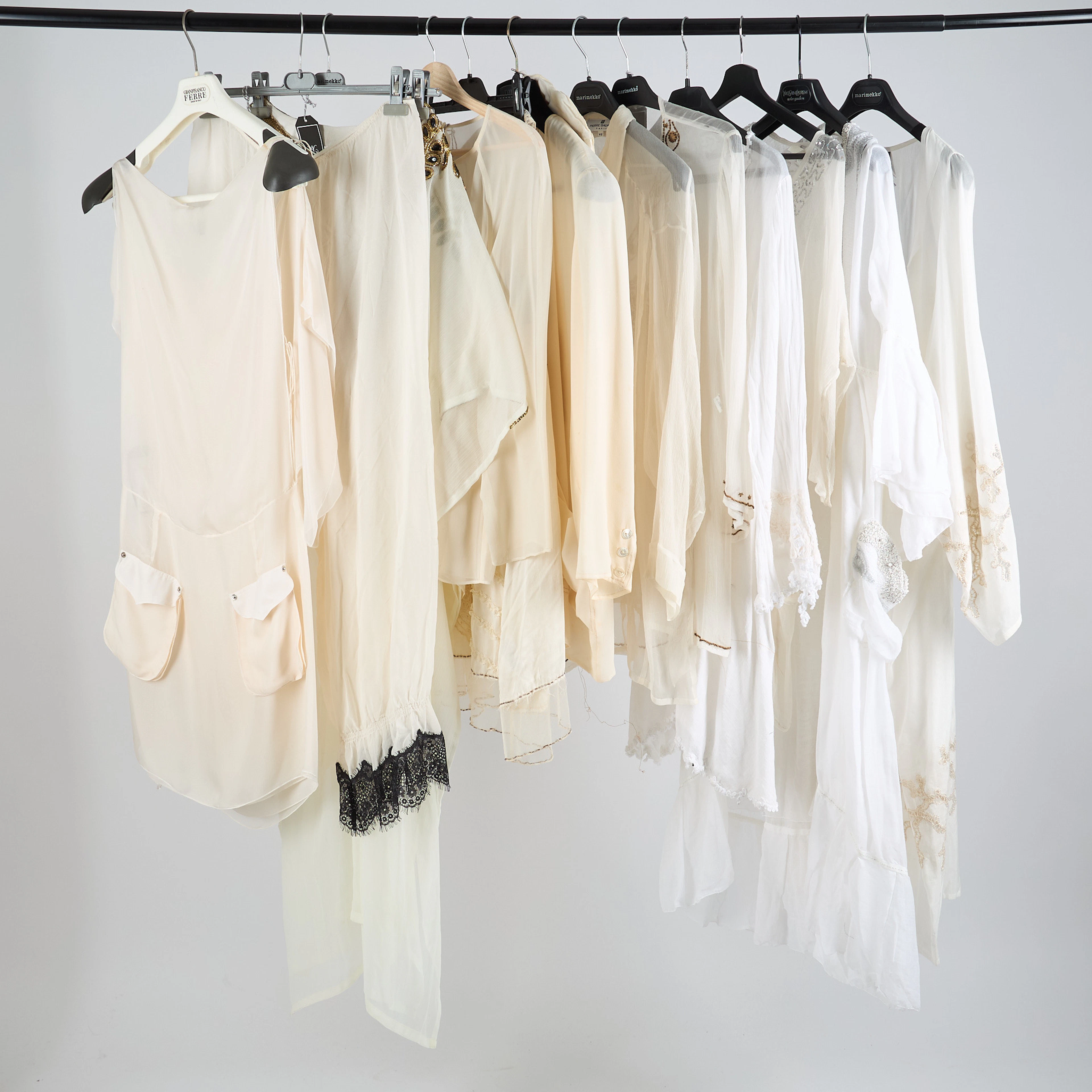 LOUNGE/BEACHWEAR, 12 plagg.