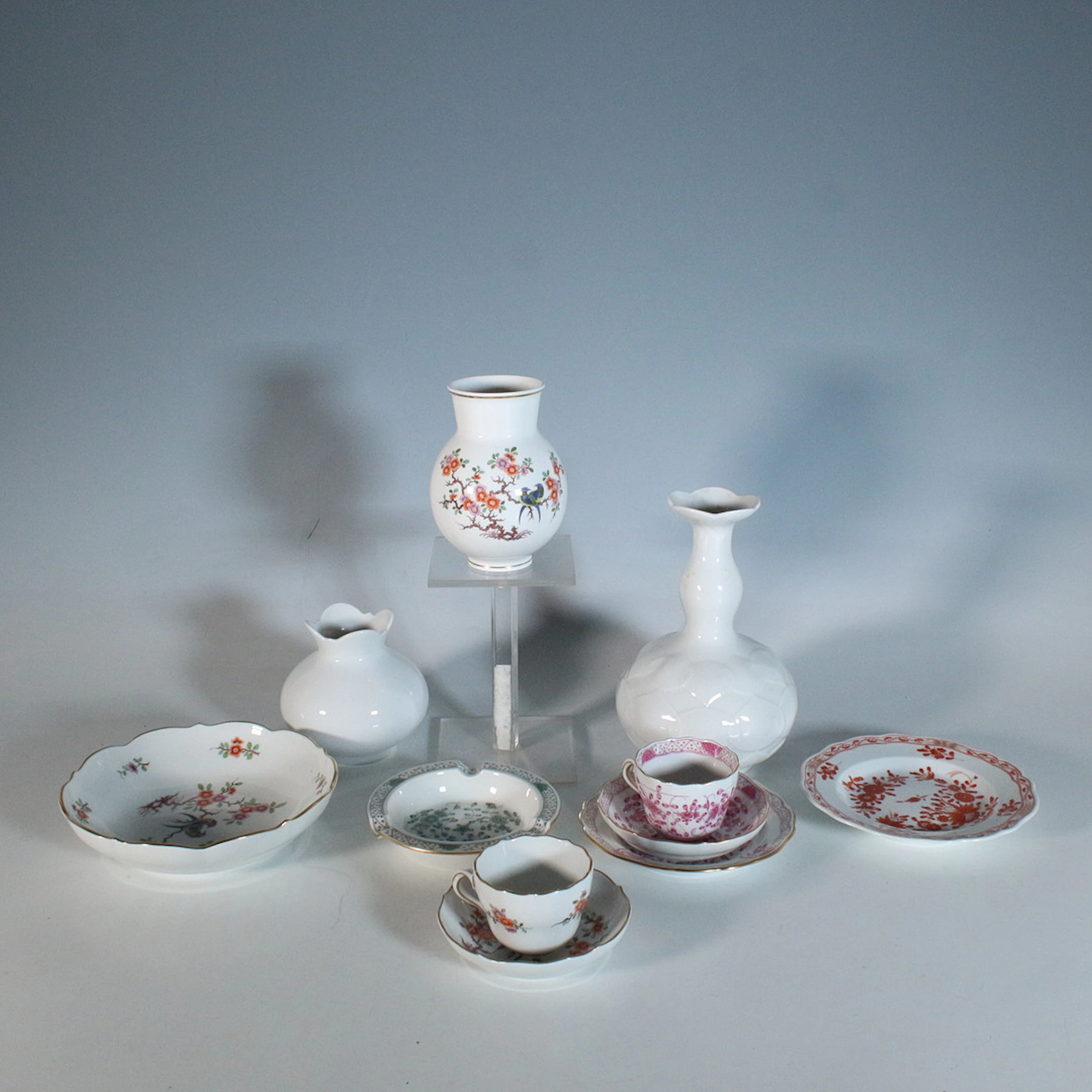 MEISSEN. Konvolut Porzellanteile u. a. Aschenbecher, Mokkatasse, ''
