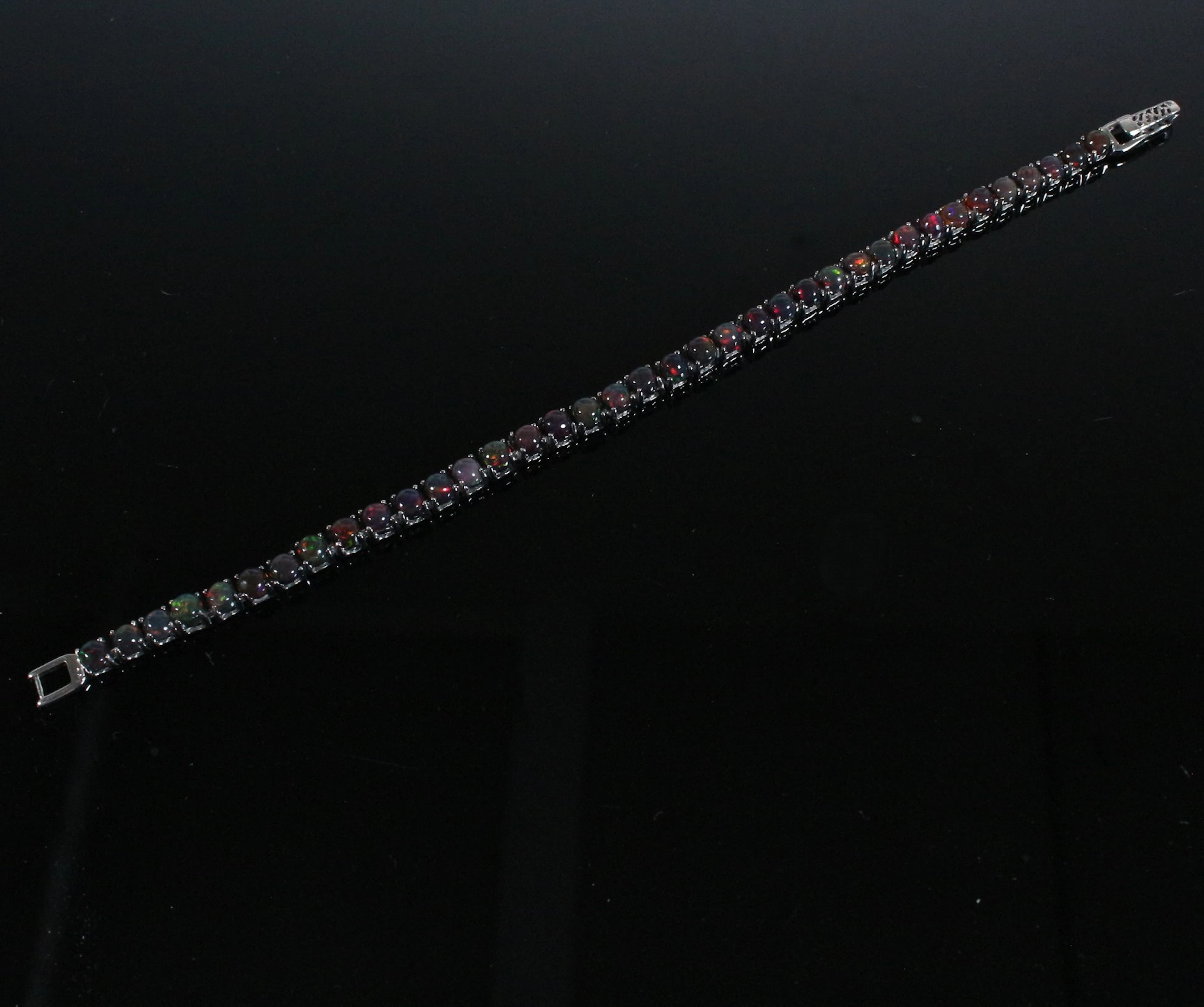 Armband mit Black-Opal.