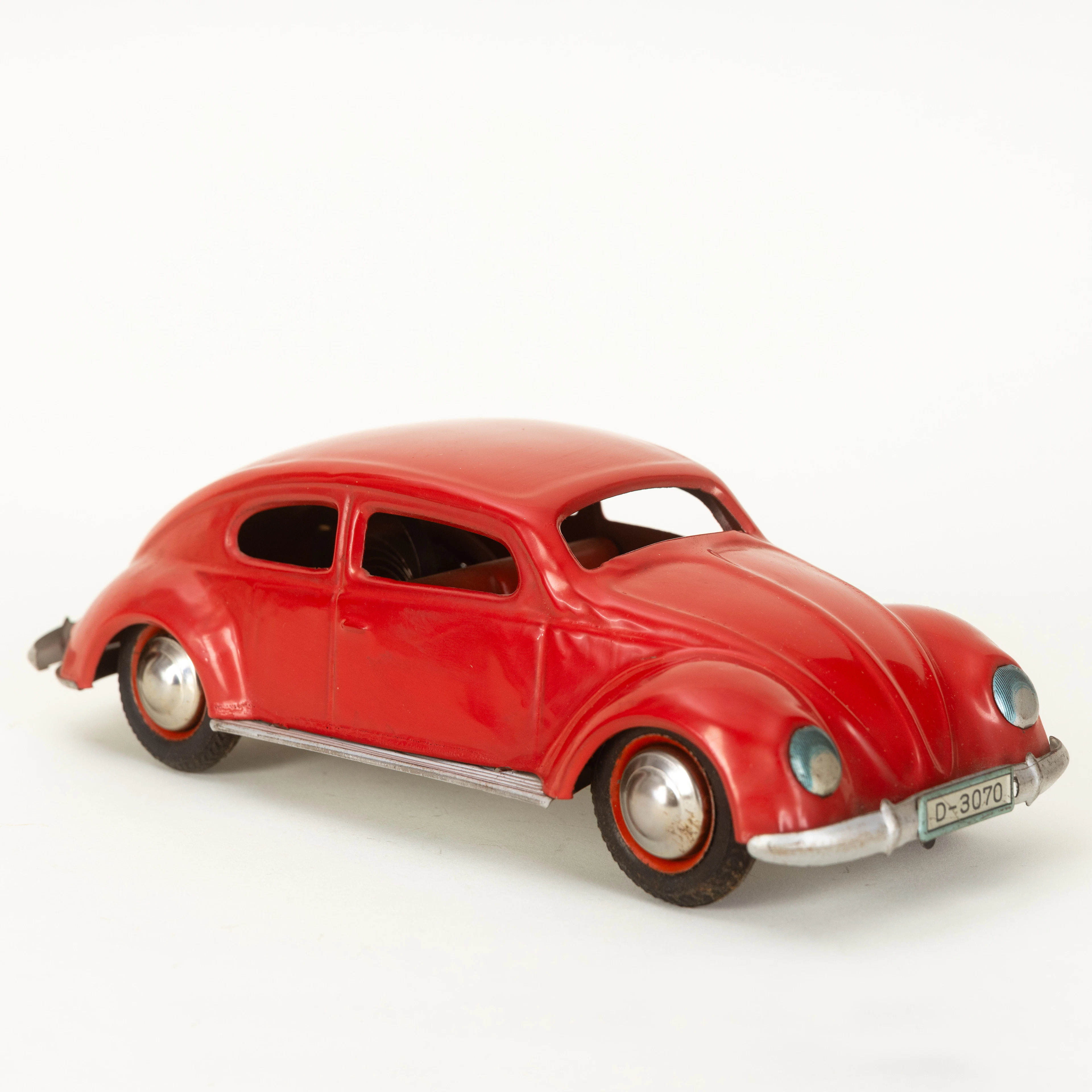 JOHANN DISTLER. VW-Käfer in Rot, D-3070, Nürnberg1950er Jahre.