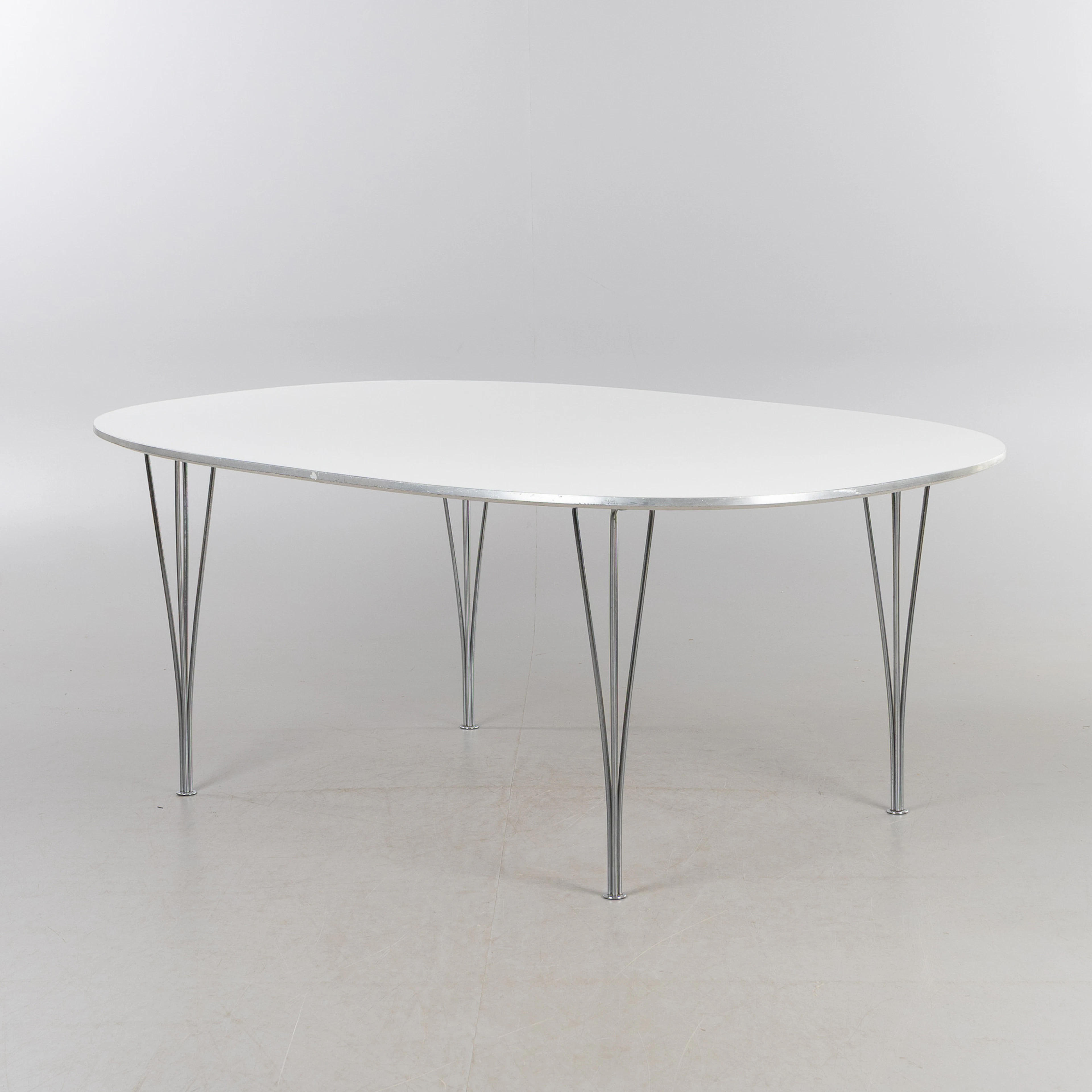 BRUNO MATHSSON OCH PIET HEIN. Matbord, "Superelips", Fritz Hansen
