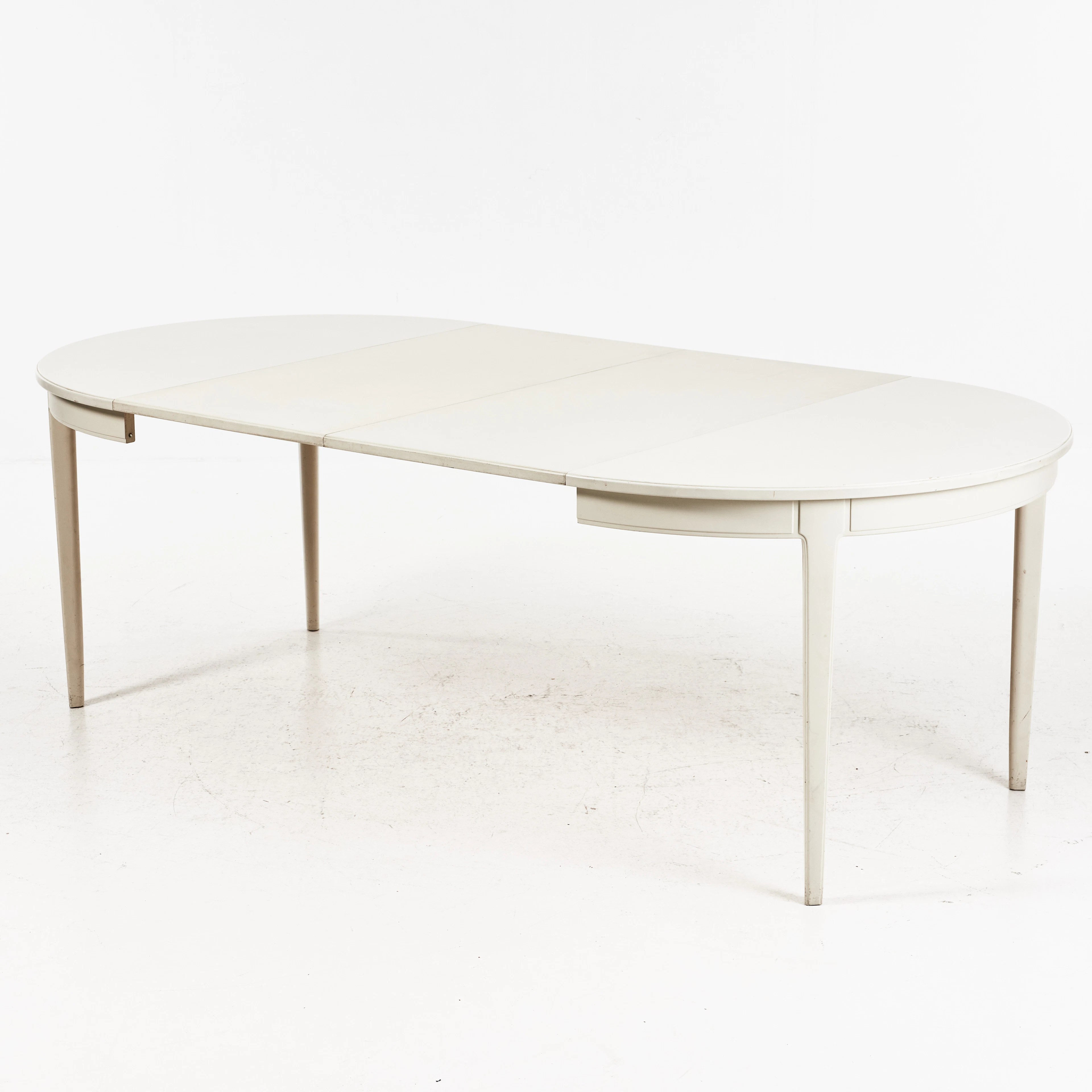 CARL MALMSTEN. "Herrgården", matbord, Bodafors, 1960-tal, bemålad