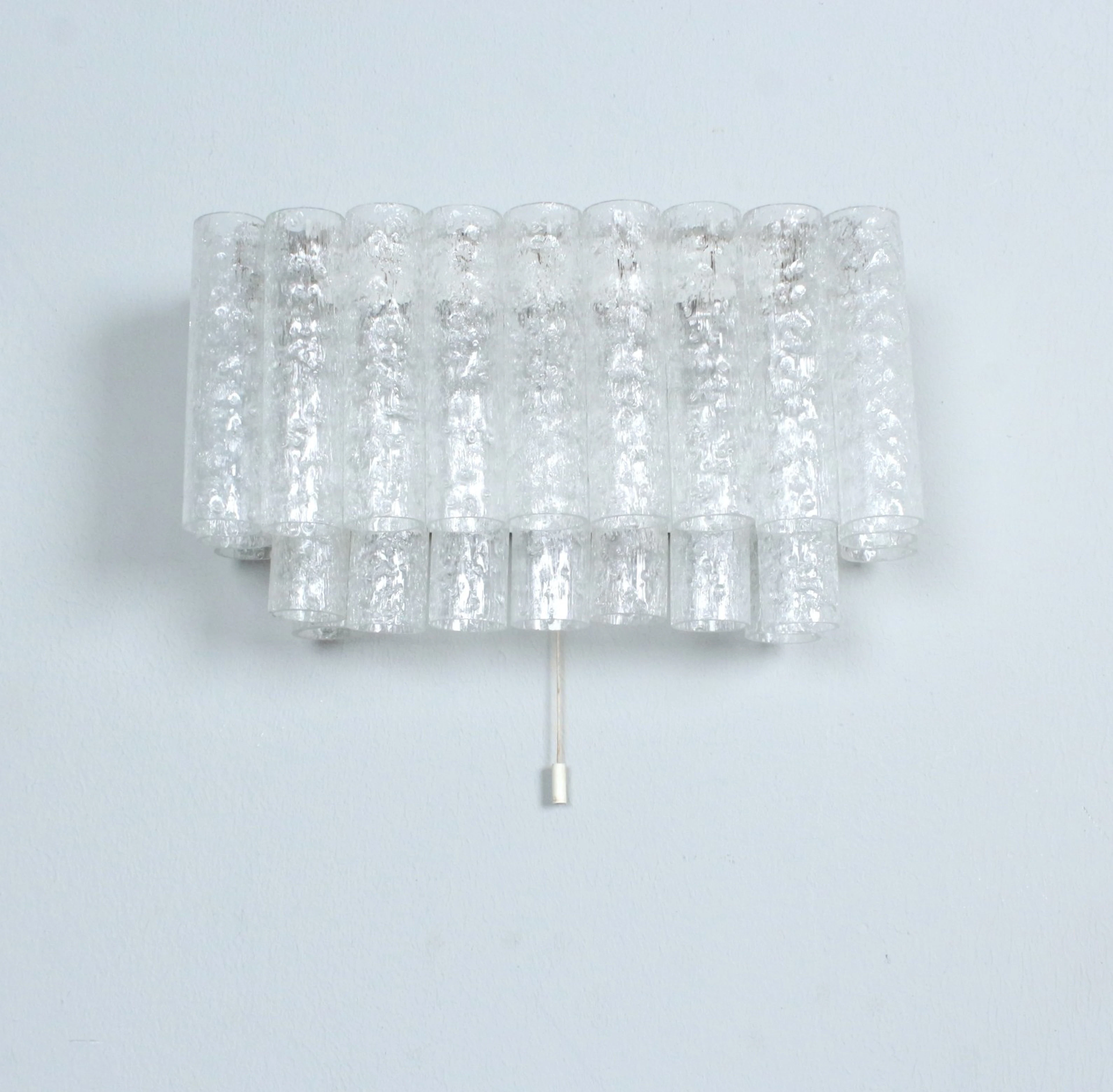 DORIA. Wandleuchte mit Eisglas, 1960er, Deutschland.