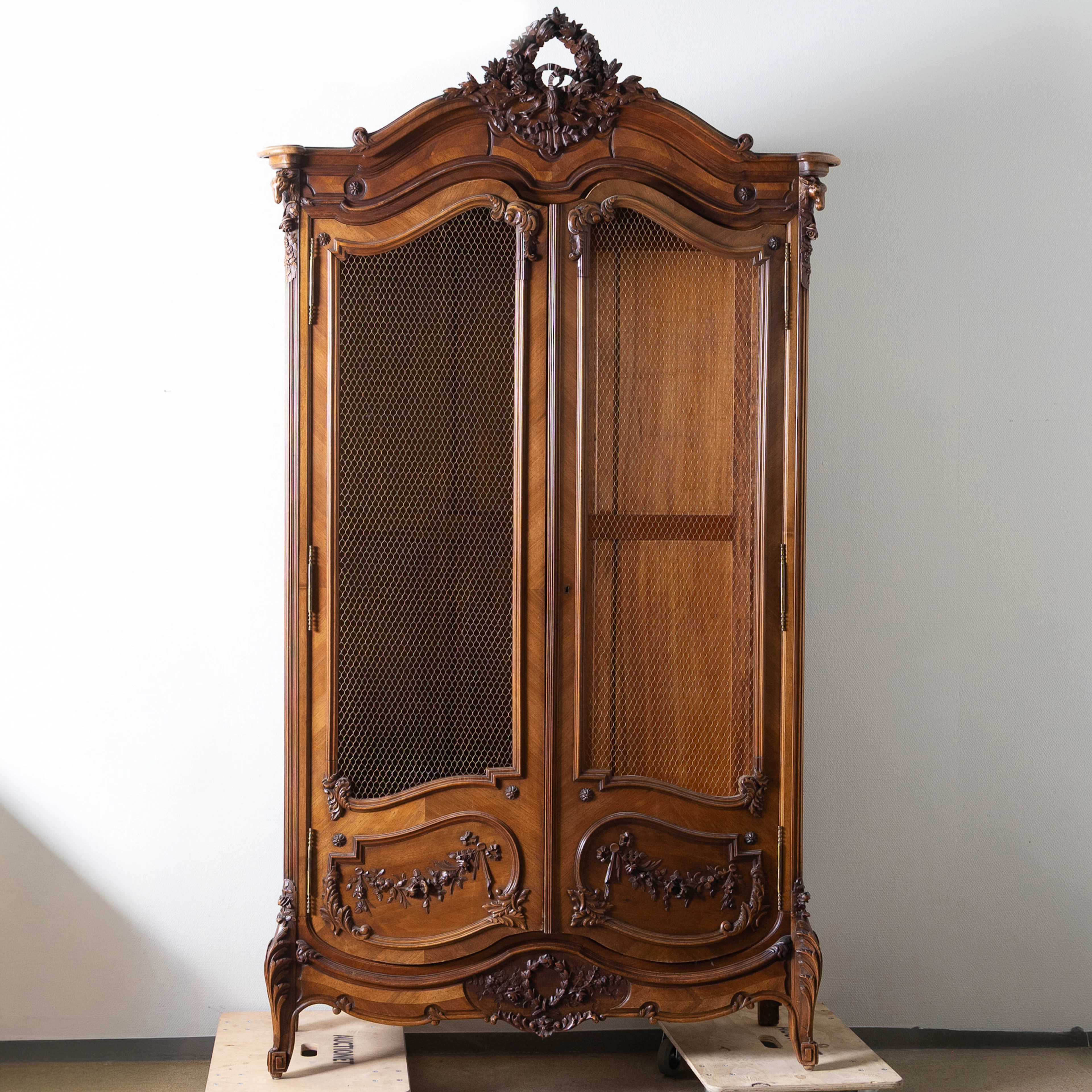 SKÅP, Louis XVI-stil, 1900-talets första hälft.