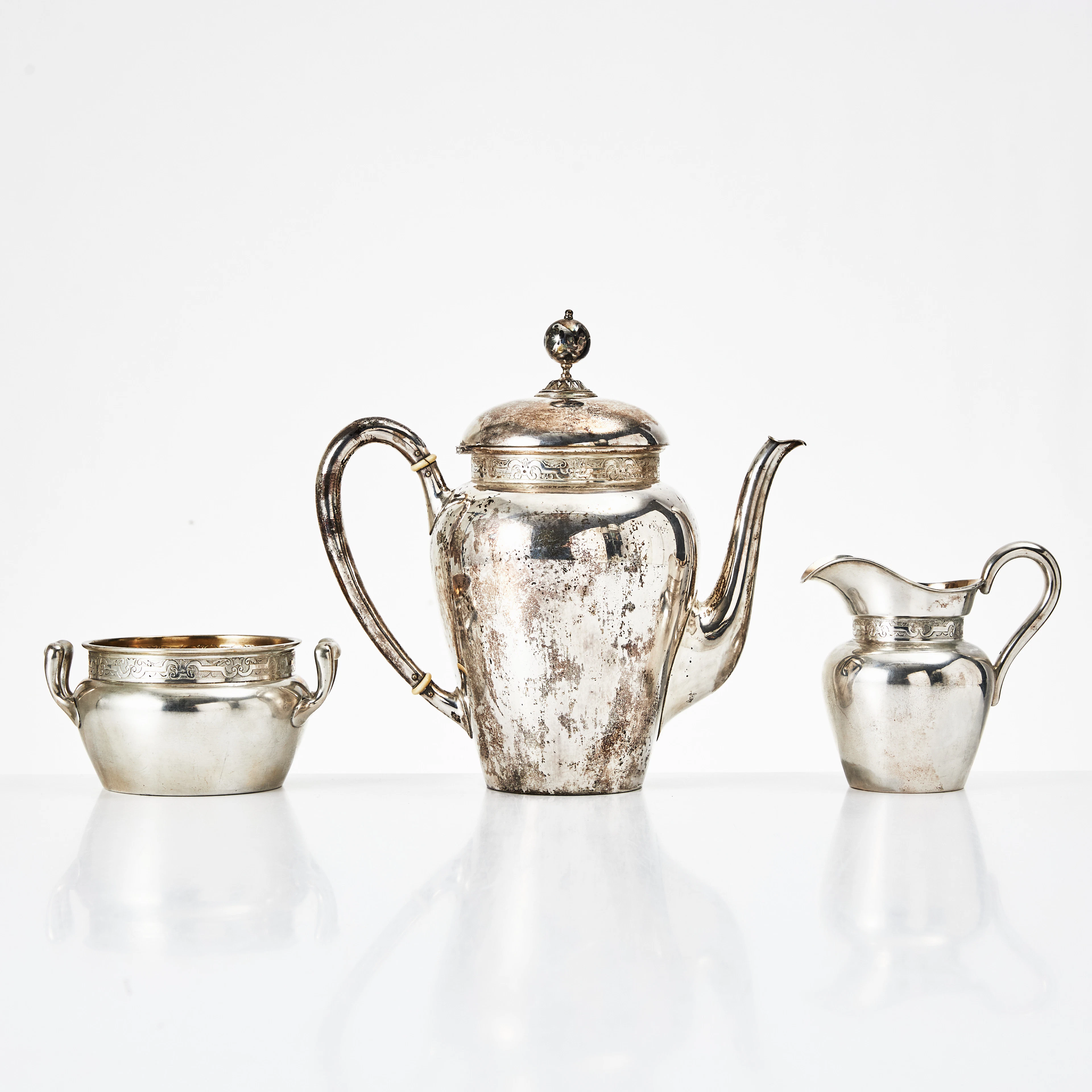 KAFFESERVISDELAR, 3 st, silver, C.G. Hallberg, 1901-1902, Stockholm.