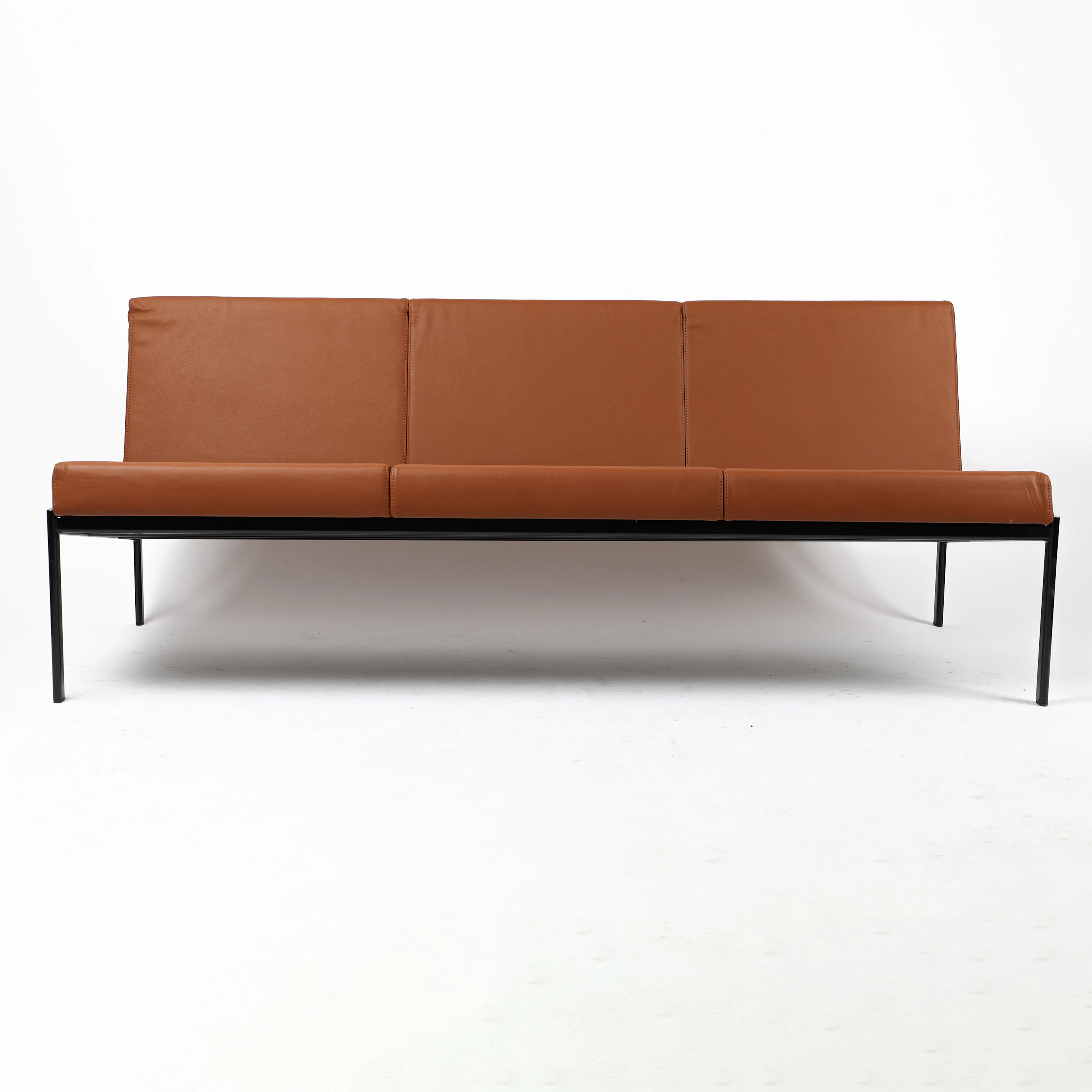 ILMARI TAPIOVAARA. 3-sits soffa, "Kiki" för Artek, Finland.
