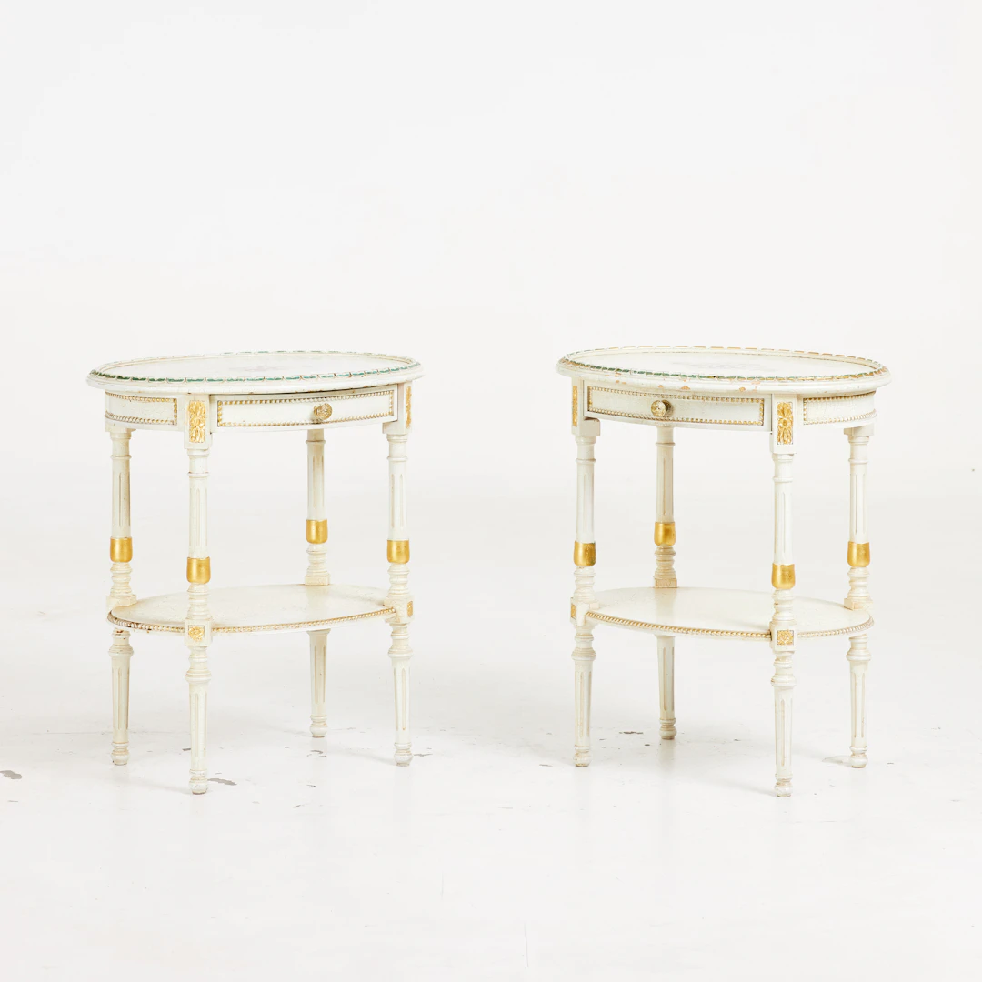 SÄNGBORD, 1 par, Louis XVI-stil, bemålade, delvis bronserade, 1900-talets