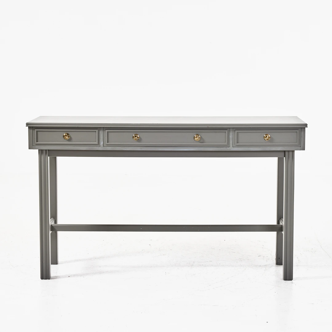 SIDEBOARD, 1900-talets mitt, bemålat, tre lådor., beslag i mässing.