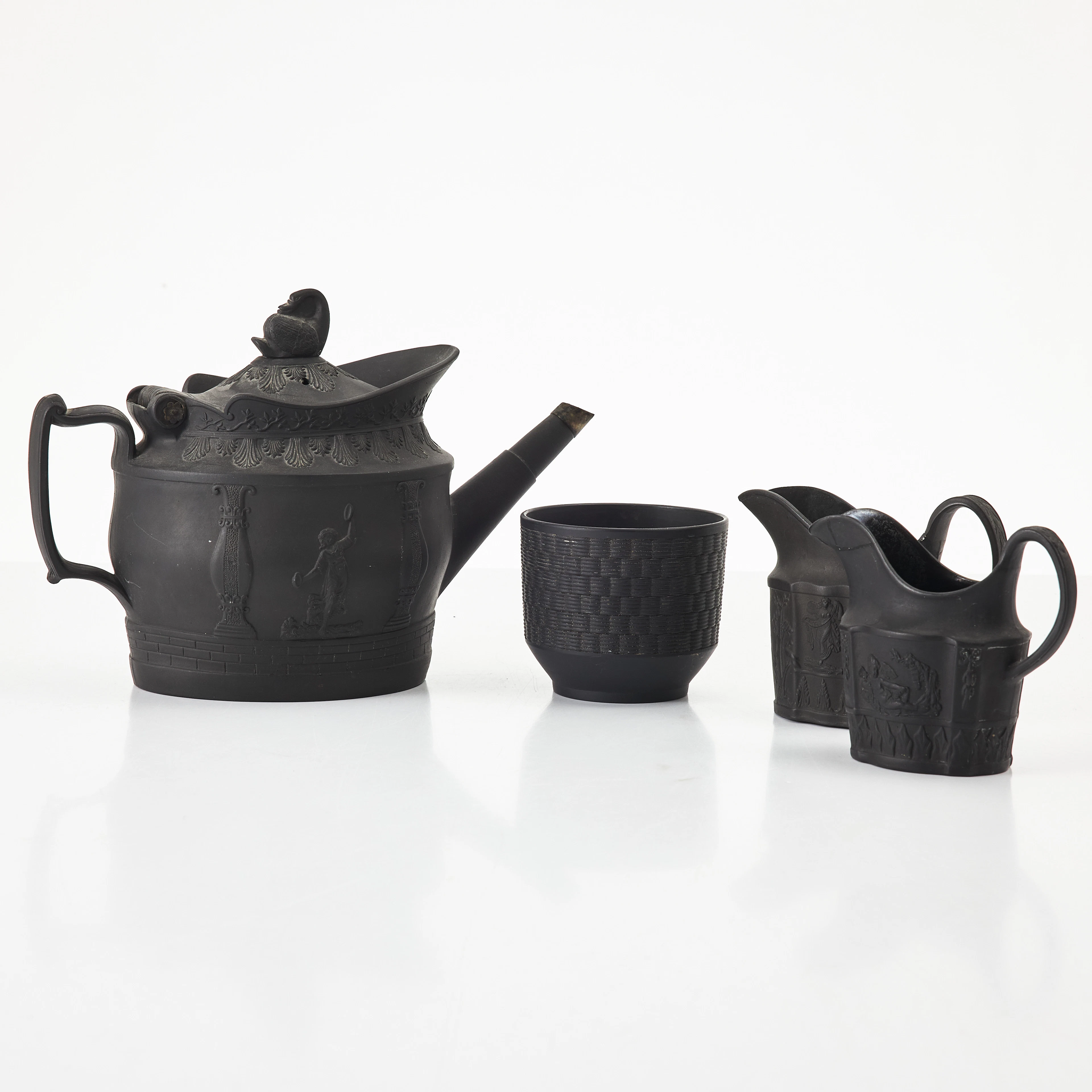 TESERVIS, 4 delar, s.k. "black basalt", bl.a. Eastwood och Wedgwood