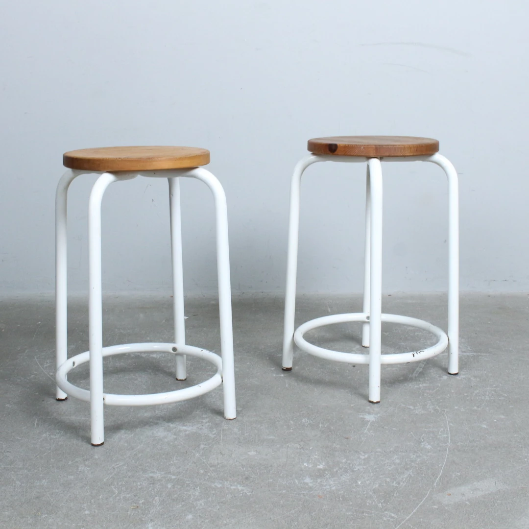 KARIN MOBRING. Paar Barhocker Ikea, Metall, Kiefer.