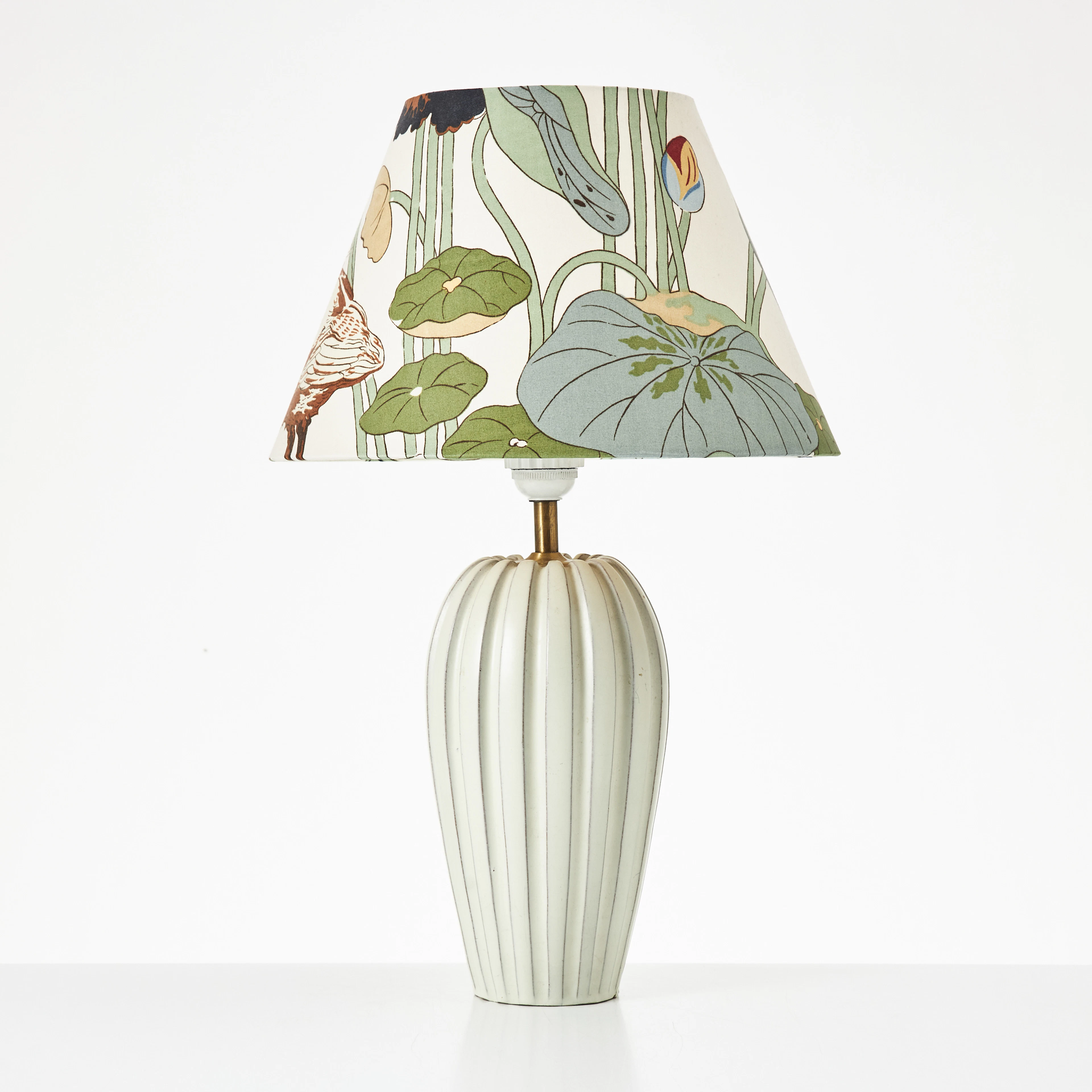 VICKE LINDSTRAND. BORDSLAMPA, Uppsala Ekeby, glaserat lergods, monogramsignerad.