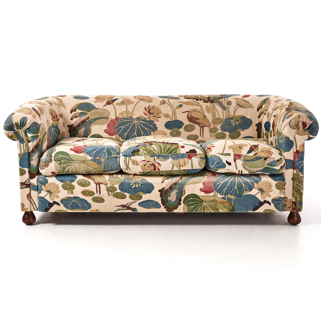 JOSEF FRANK. Soffa, modell 584, " Chesterfield" klädd i GP J Bakers