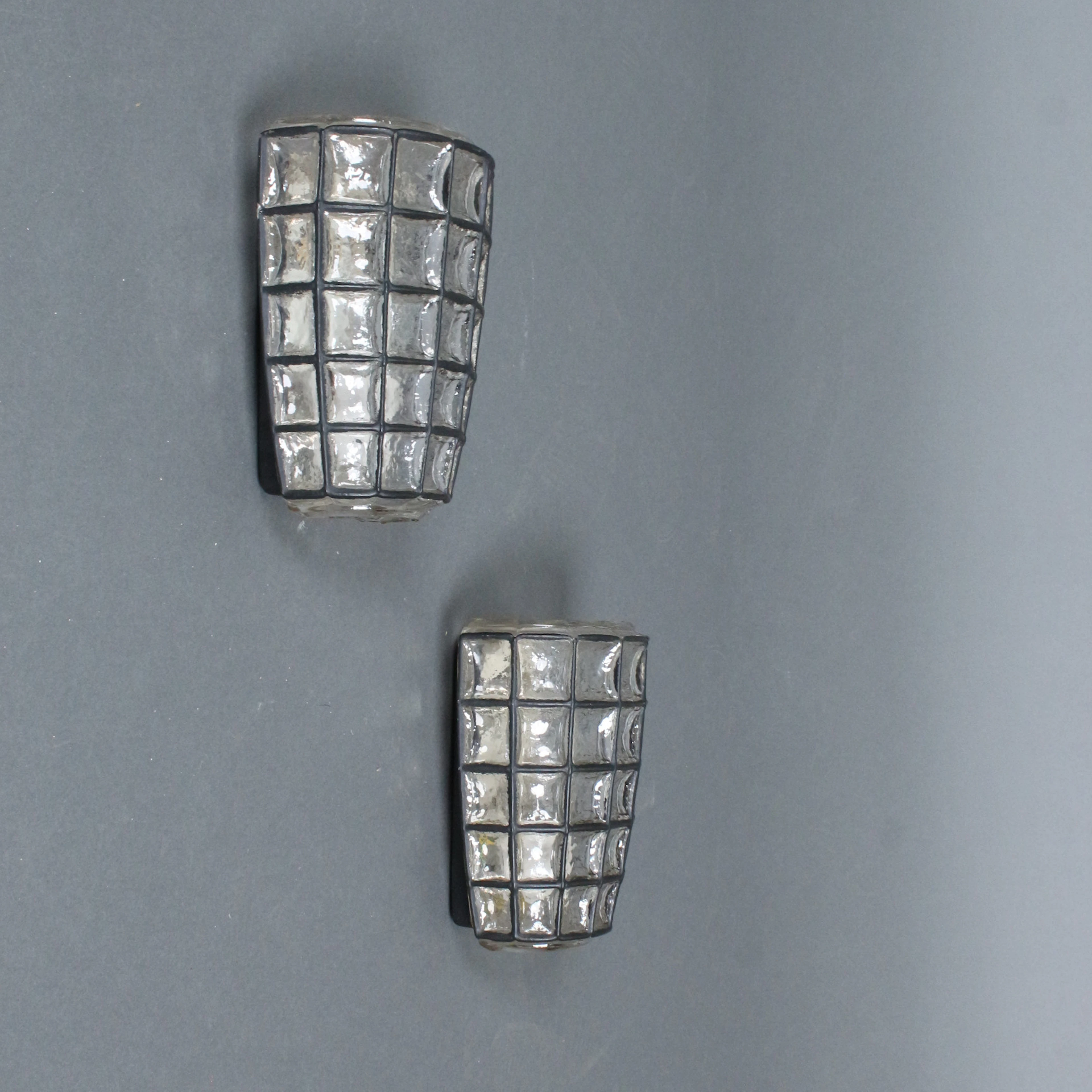 GLASHÜTTE LIMBURG. Paar Wandleuchten der 1960er Jahre, Glas, Deutschland.