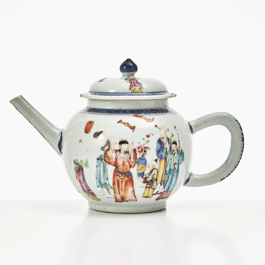 TEKANNA, porslin, Kina, Qianlong (1736-1795), klotformad, famille