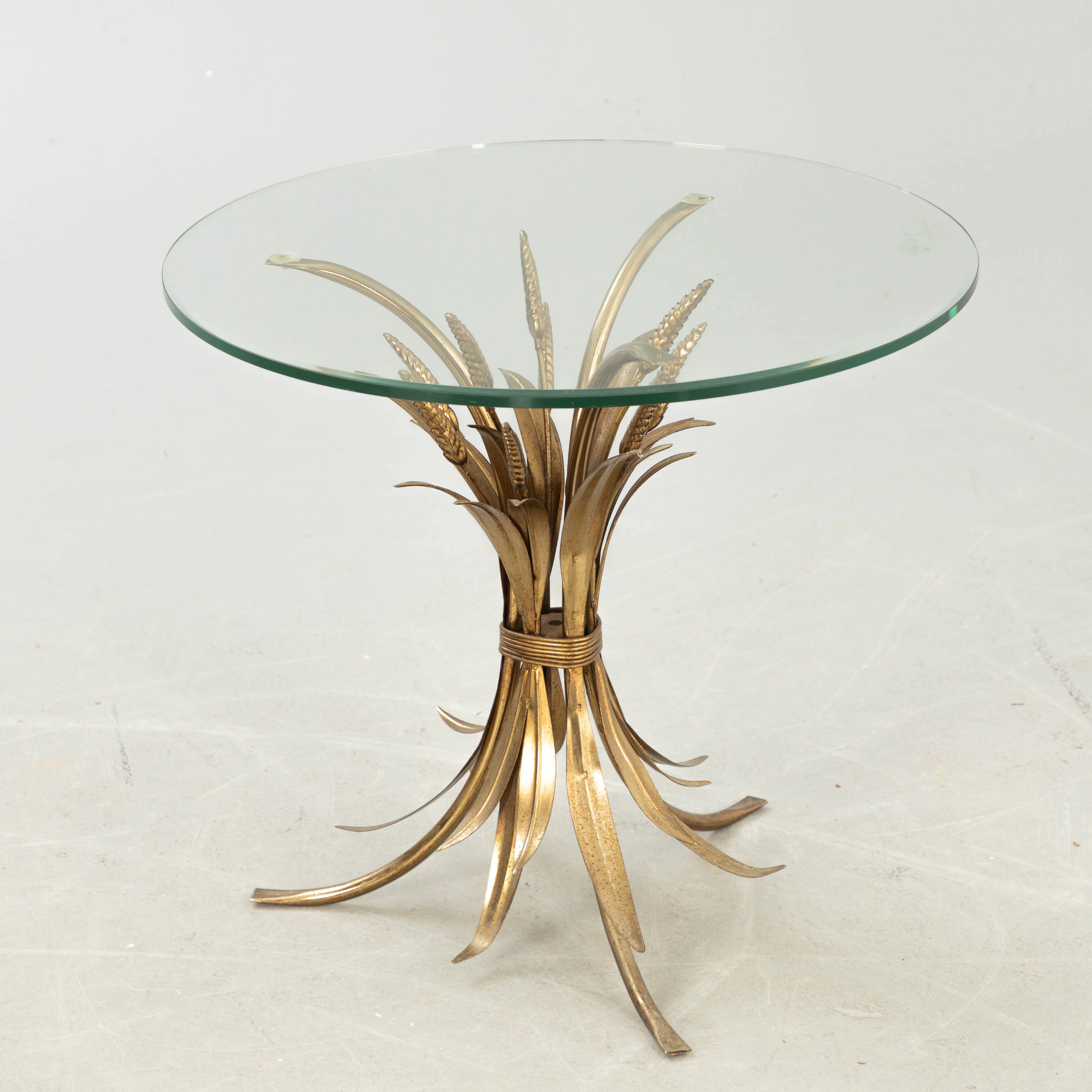 Hans Kögl zugeschrieben, Sofatisch mit Glasplatte, 1970er Jahre.