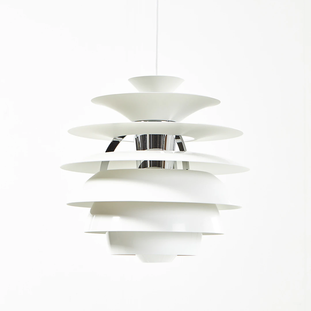 POUL HENNINGSEN. Taklampa, "PH Snowball" / "Snöbollen", Louis Poulsen, Danmark.