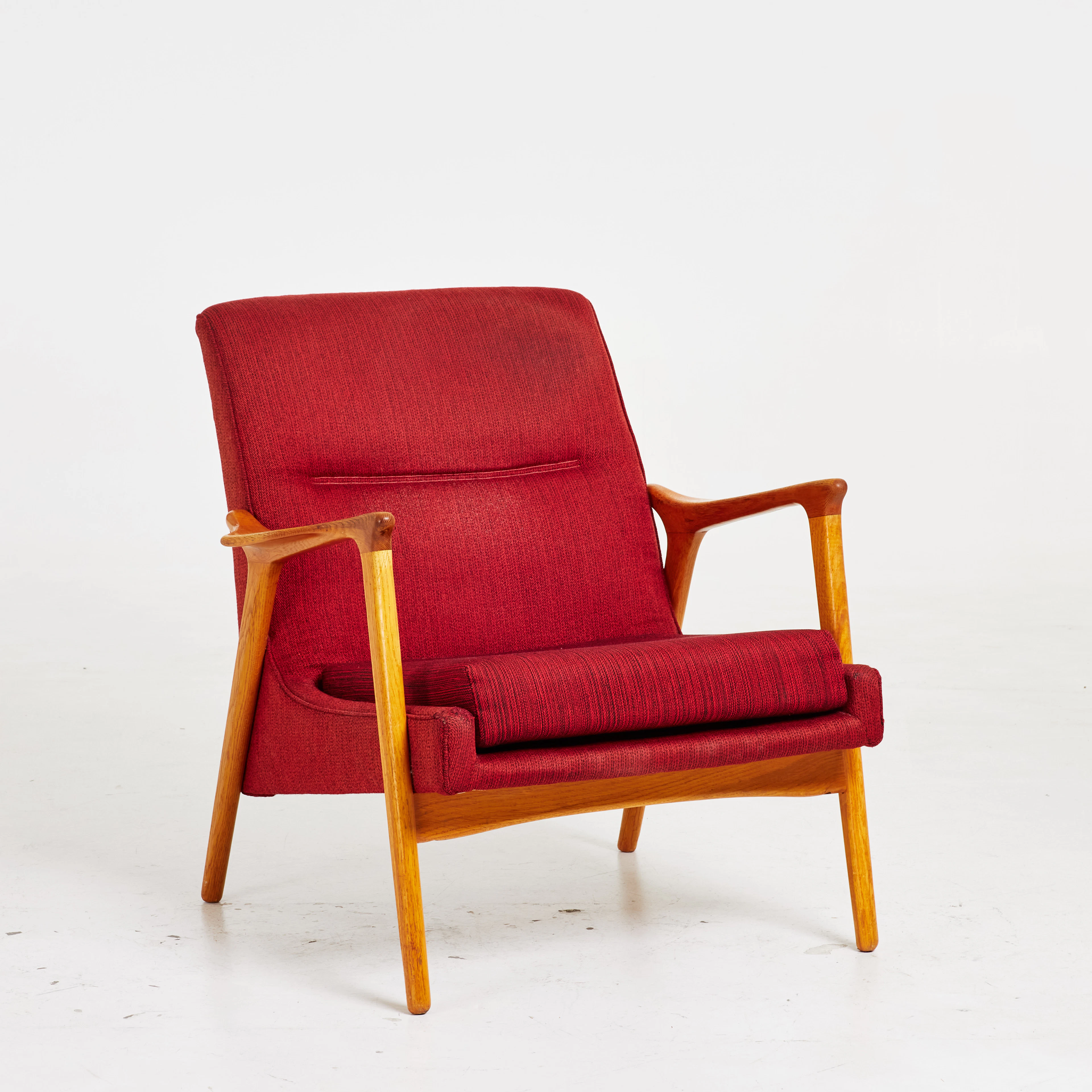 FÅTÖLJ. Ullklädsel, stomme i ek, brickmärkt, Bröderna Andersson, 1950-tal.