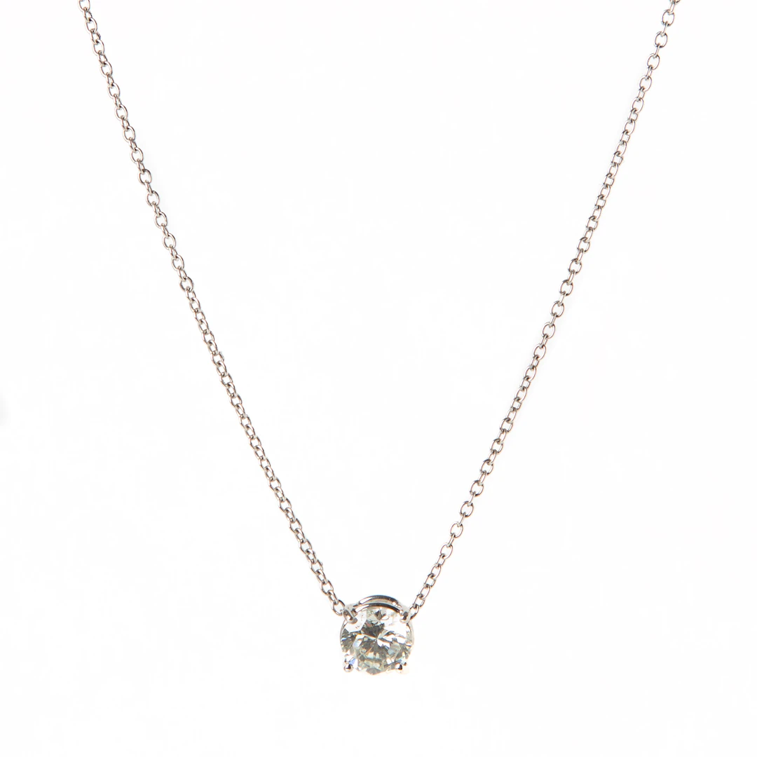 HÄNGE, 18K vitguld med briljantslipad diamant 1.01 ct.