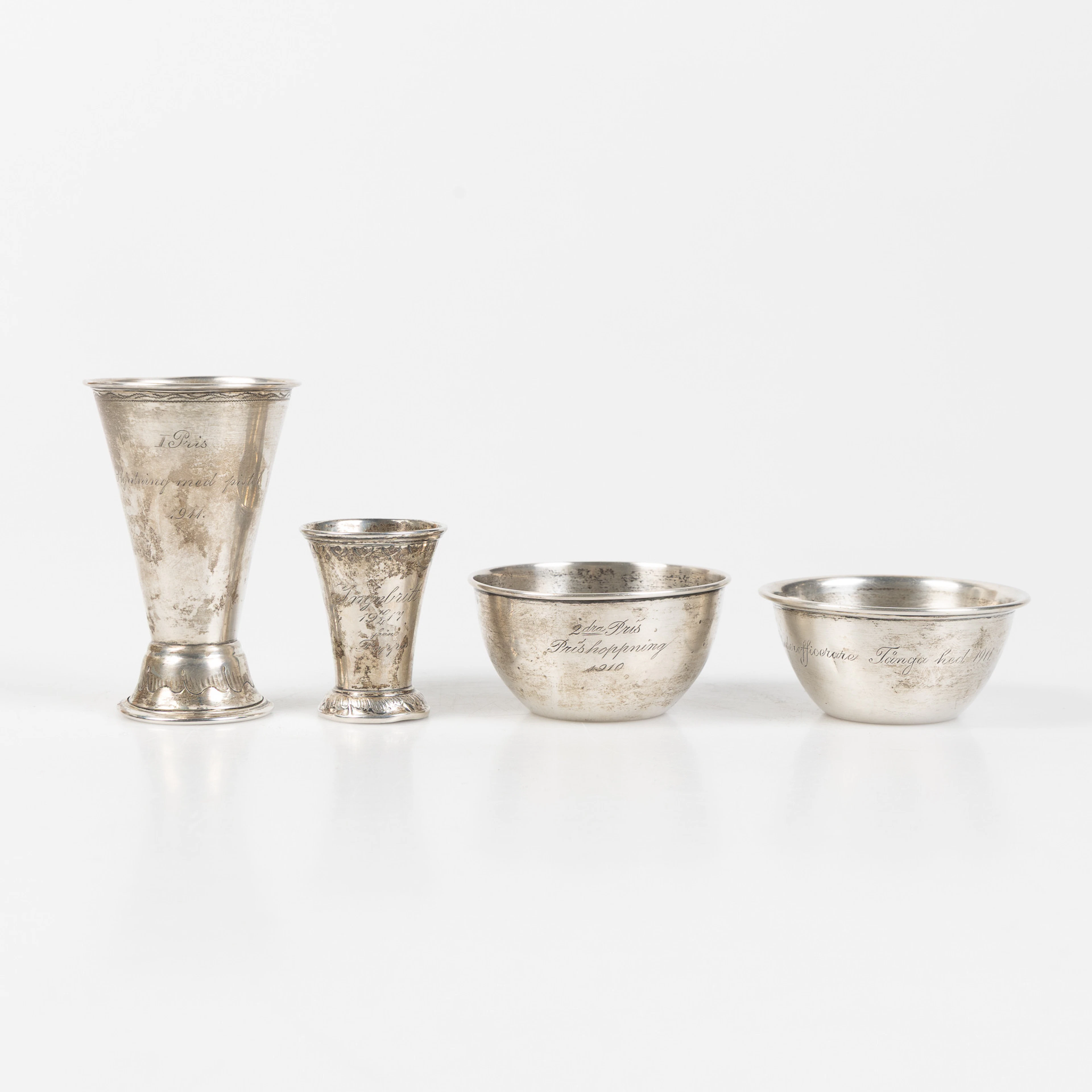 BÄGARE, 4 st, silver, bl a CG Hallbergs, Erlandsson B, 1900-tal.