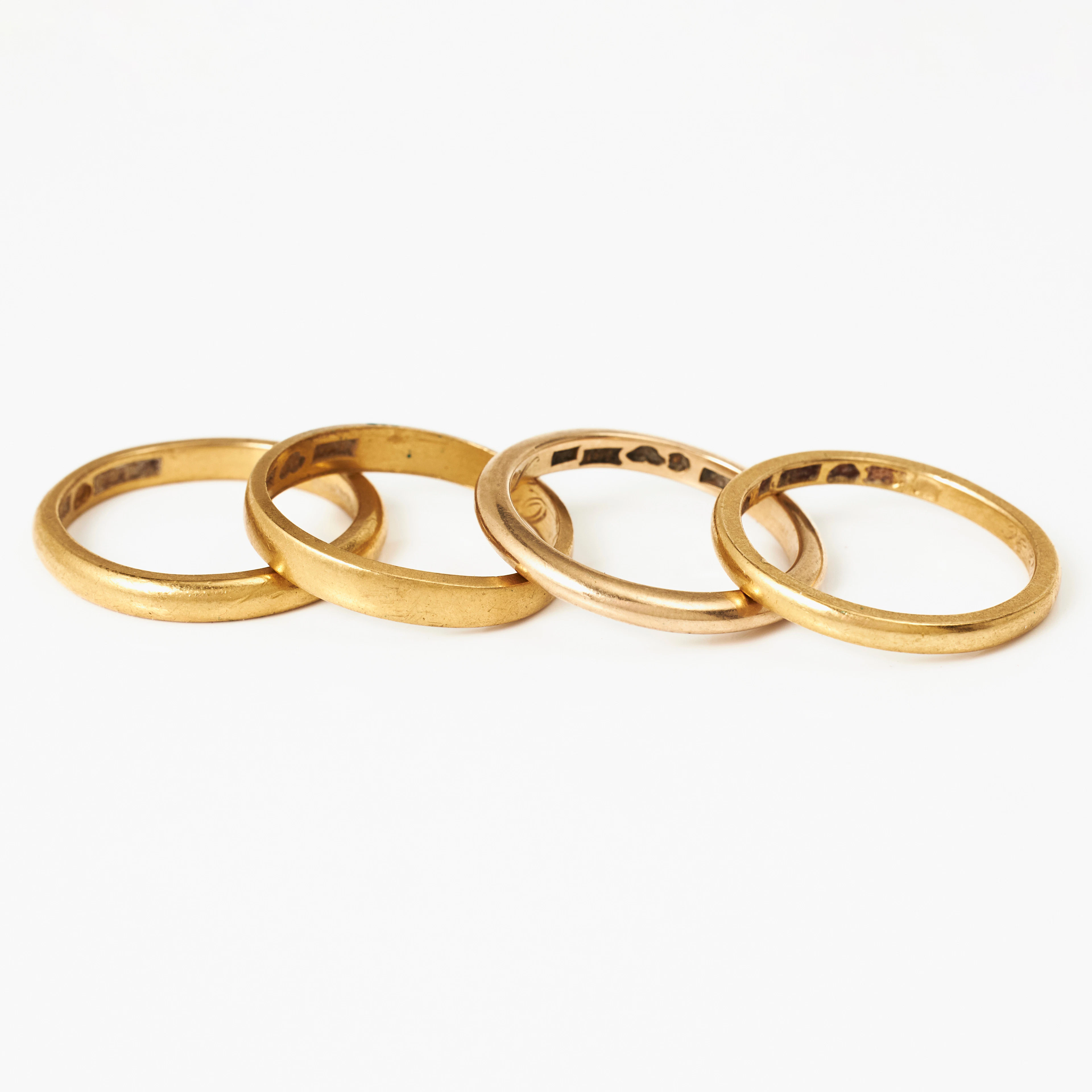 VIGSELRINGAR, 4 st., varav 3 i 23 k guld resp. 18 k guld.