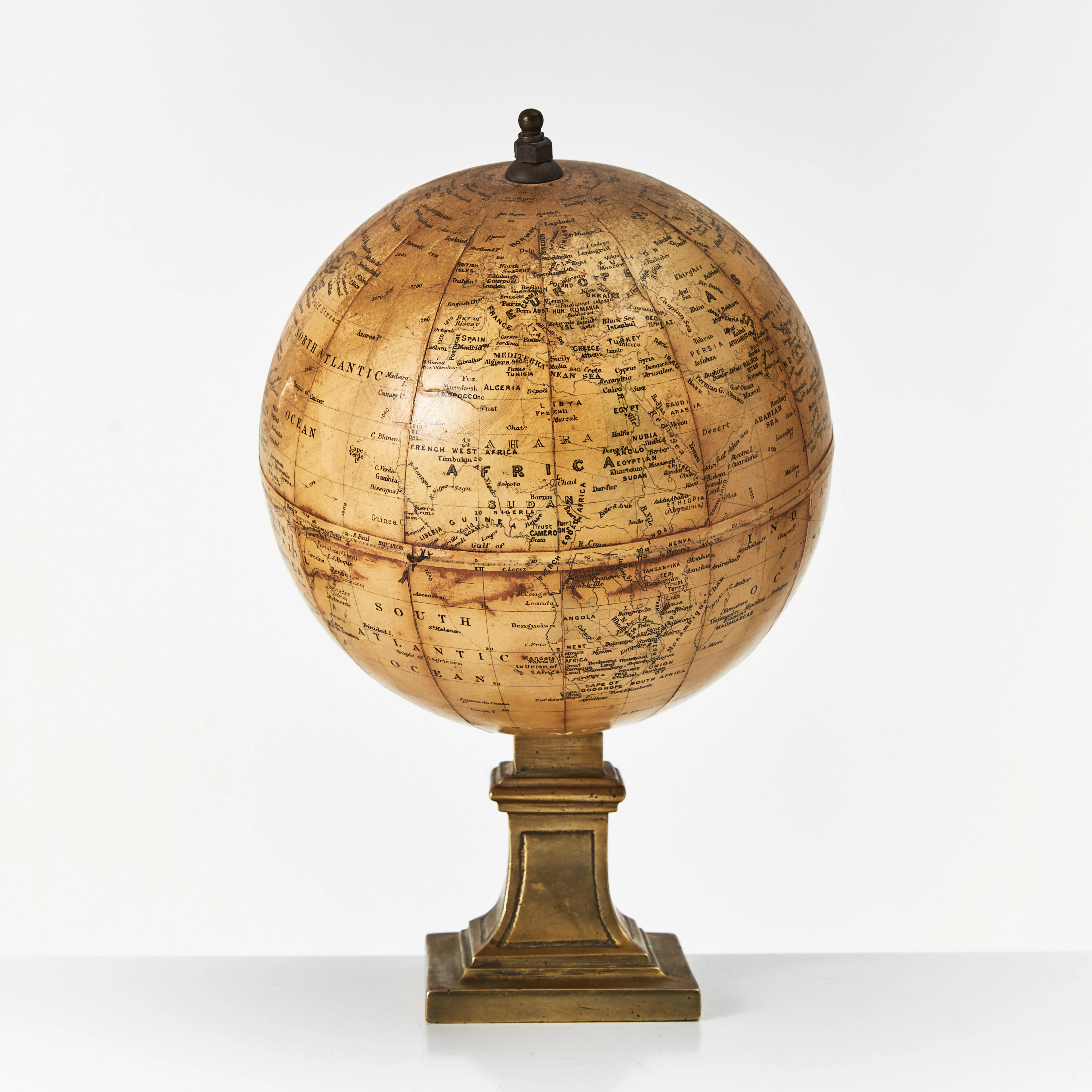 JORDGLOB, Philip's 6 inch Terrestrial Globe, London, monterad på