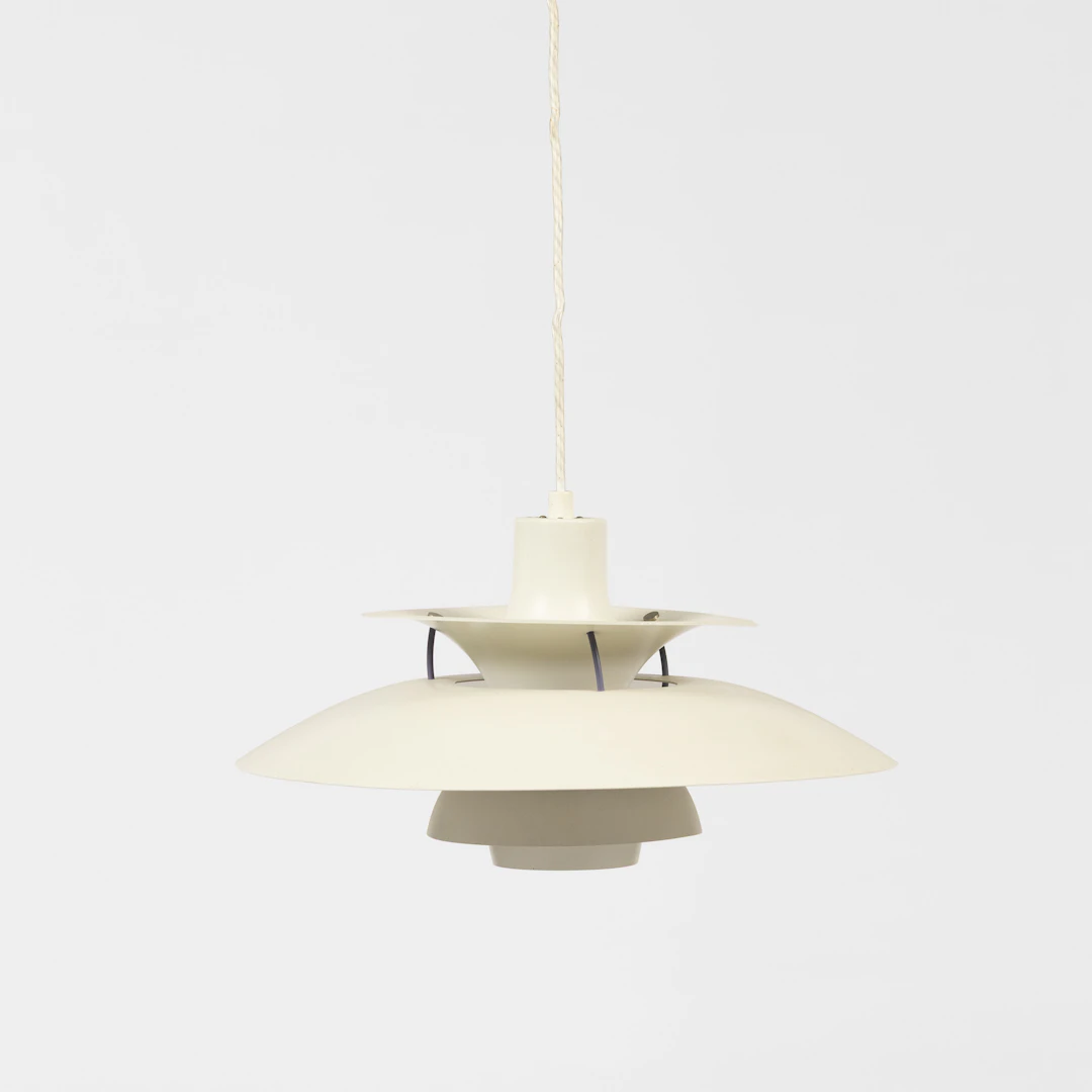 POUL HENNINGSEN. Taklampa, "PH-5", Louis Poulsen, Danmark.