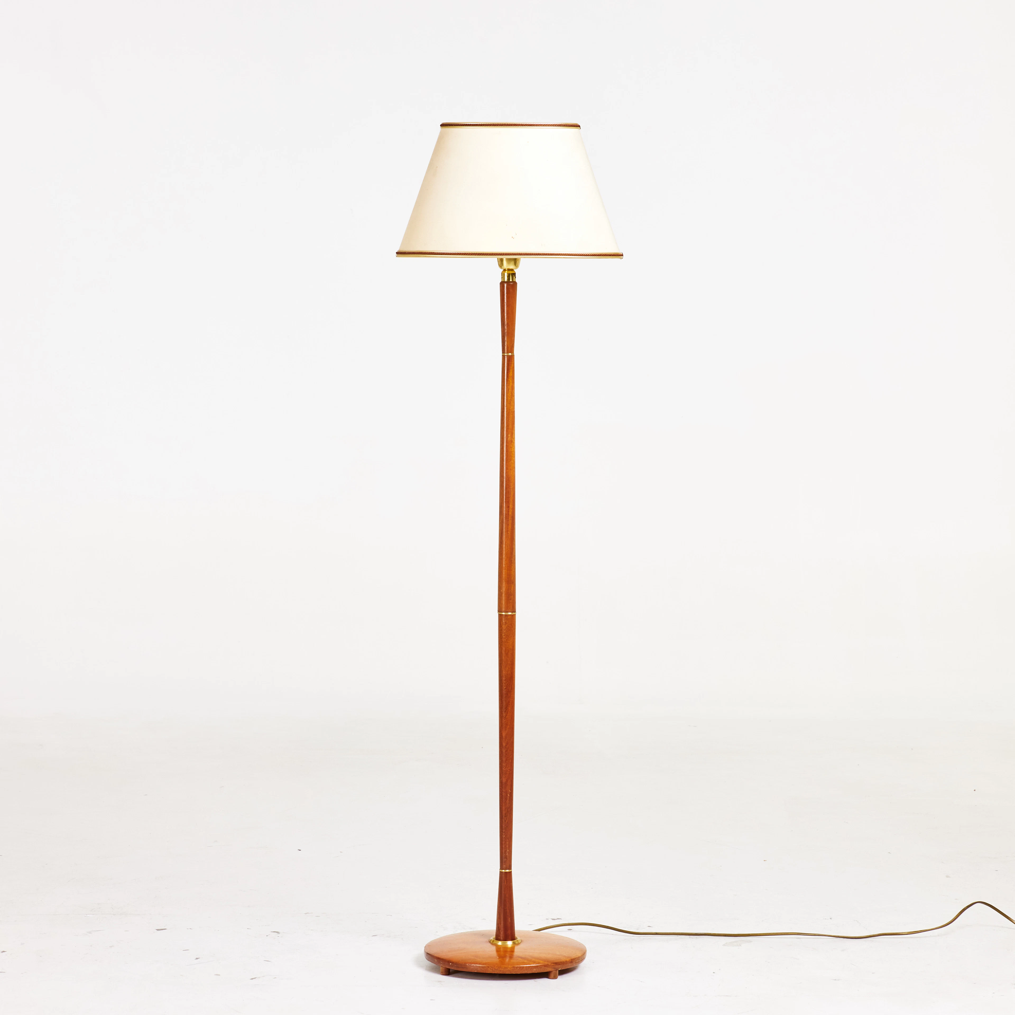 GOLVLAMPA, mahogny, detaljer i mässing, MAE, Möller Armatur, Eskilstuna