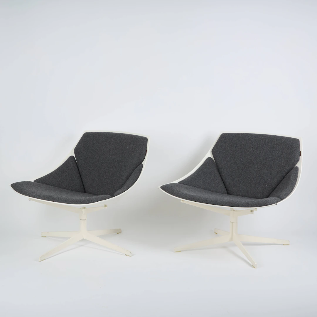 JEHS + LAUB, fåtöljer "Space lounge" och bord för Fritz Hansen, 2010-tal. ✦︎.