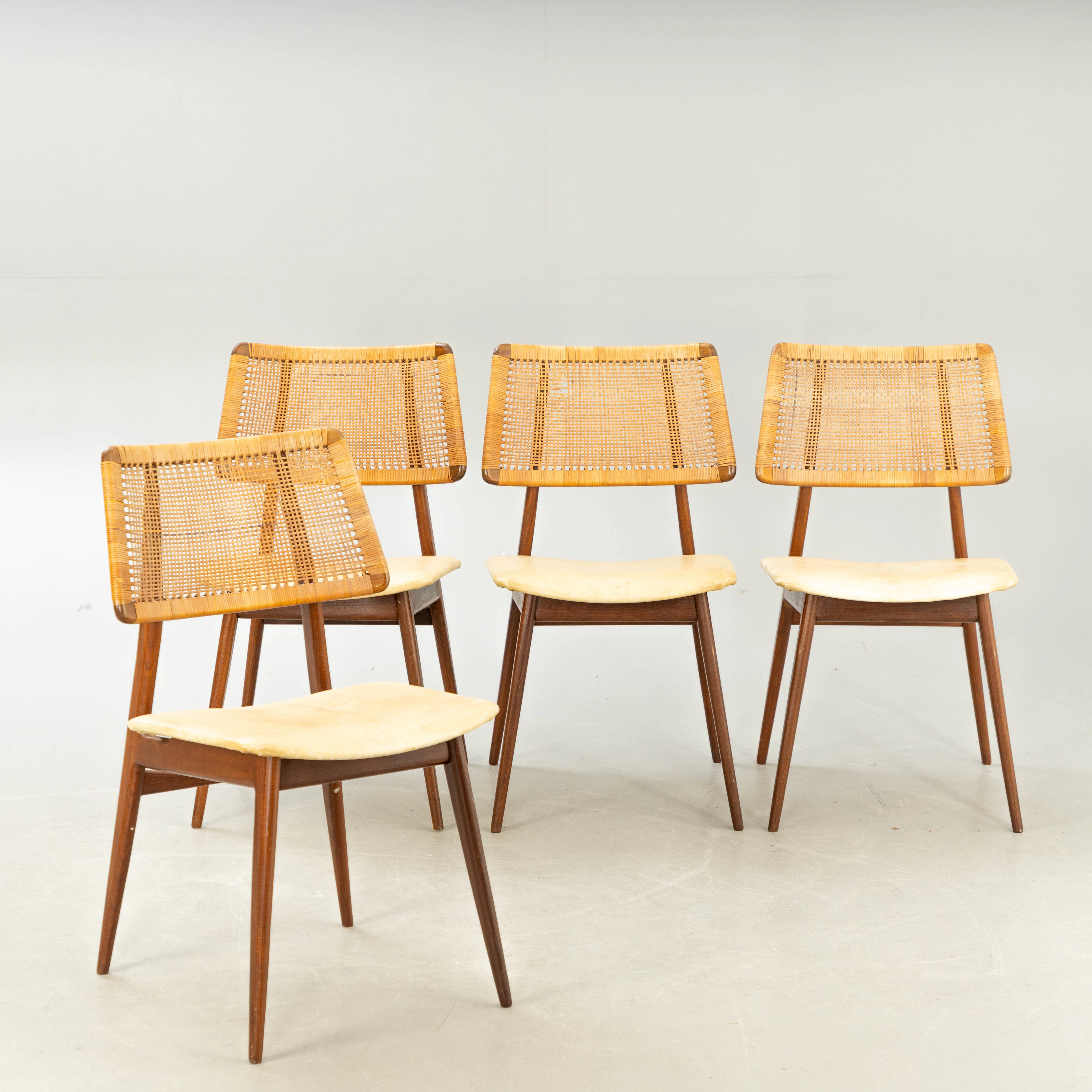 CASALA. Vier Stühle mit Geflecht im Rücken, Deutschland, 1950-1960er Jahre (4).