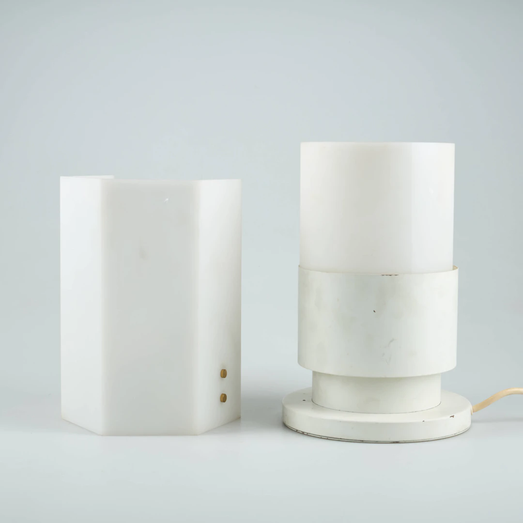 Bords- och vägglampa. Valaisinpaja, sent 1970-tal.