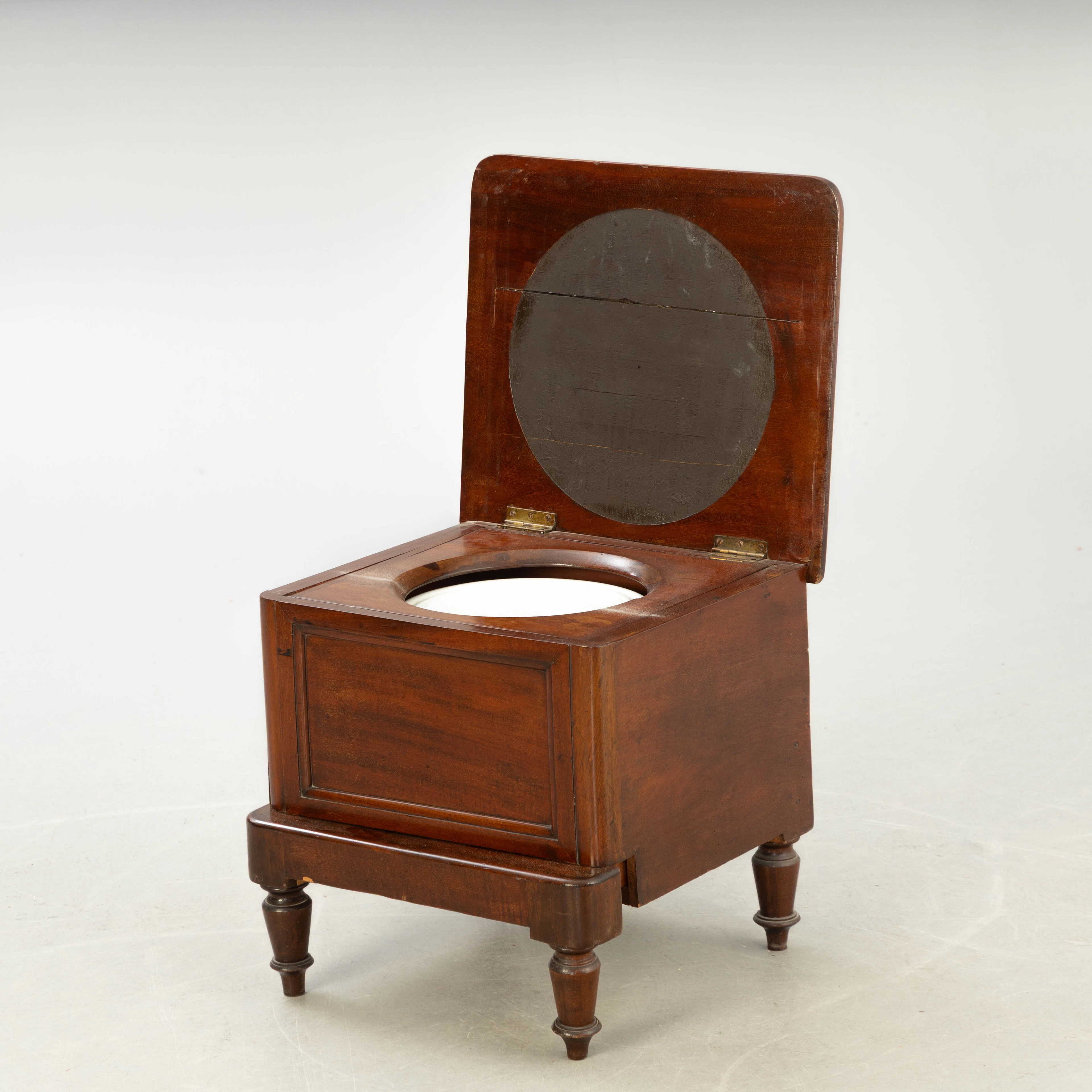 Kleine Toilette, Mahagoni, England, 19. Jh.