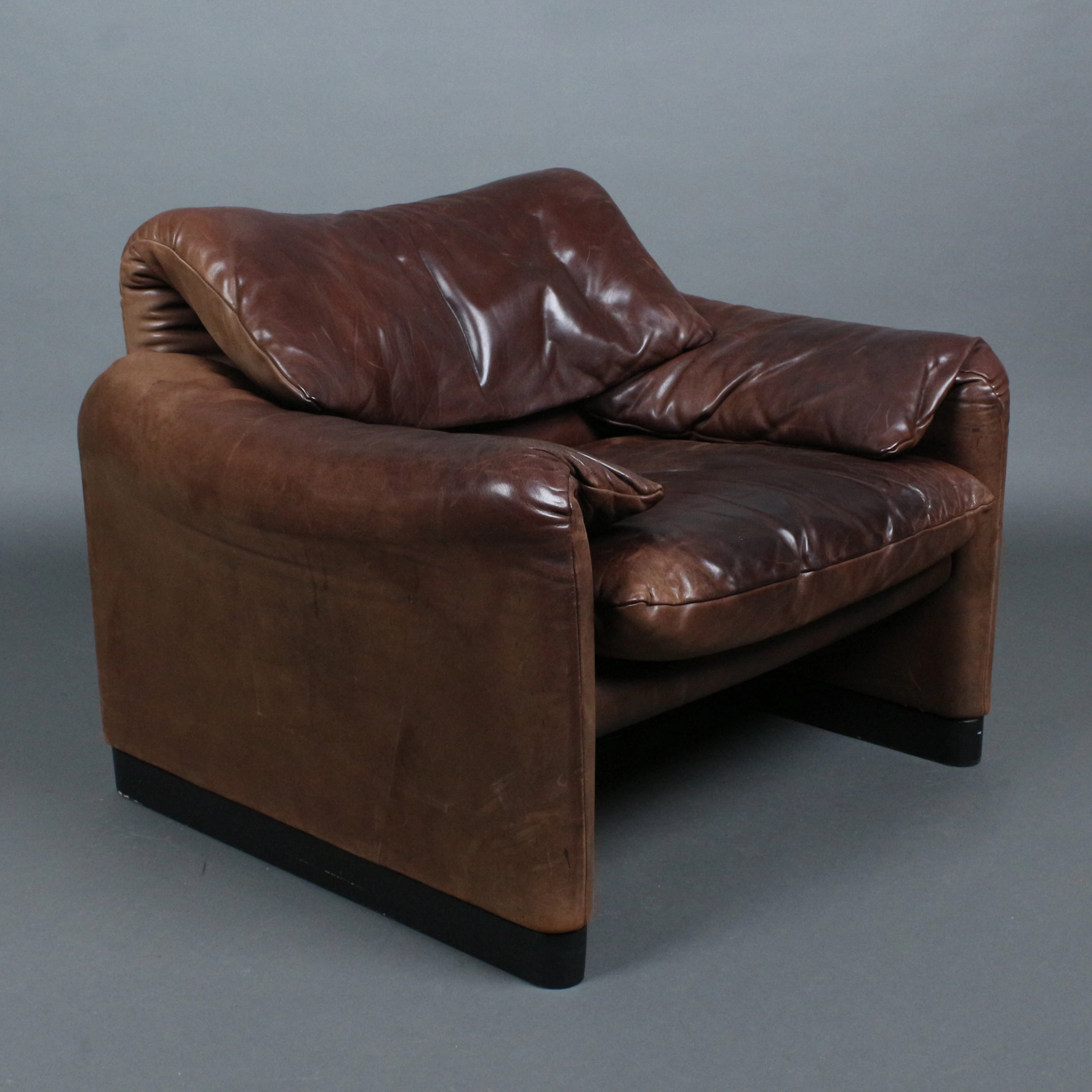 VICO MAGISTRETTI. Cassina. Sessel, Modell 'Maralunga', Stahl, Leder