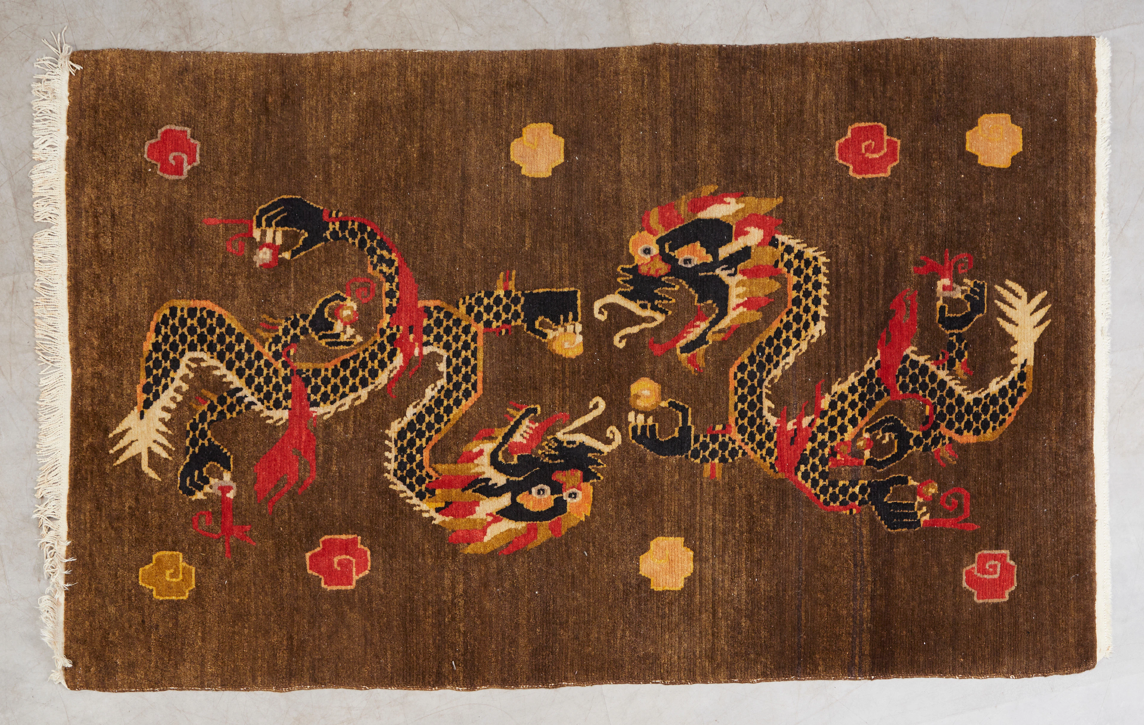 Handgeknüpfter Teppich, 203x122cm, Drachenmotiv, Naturfaser / Wolle, Tibet.