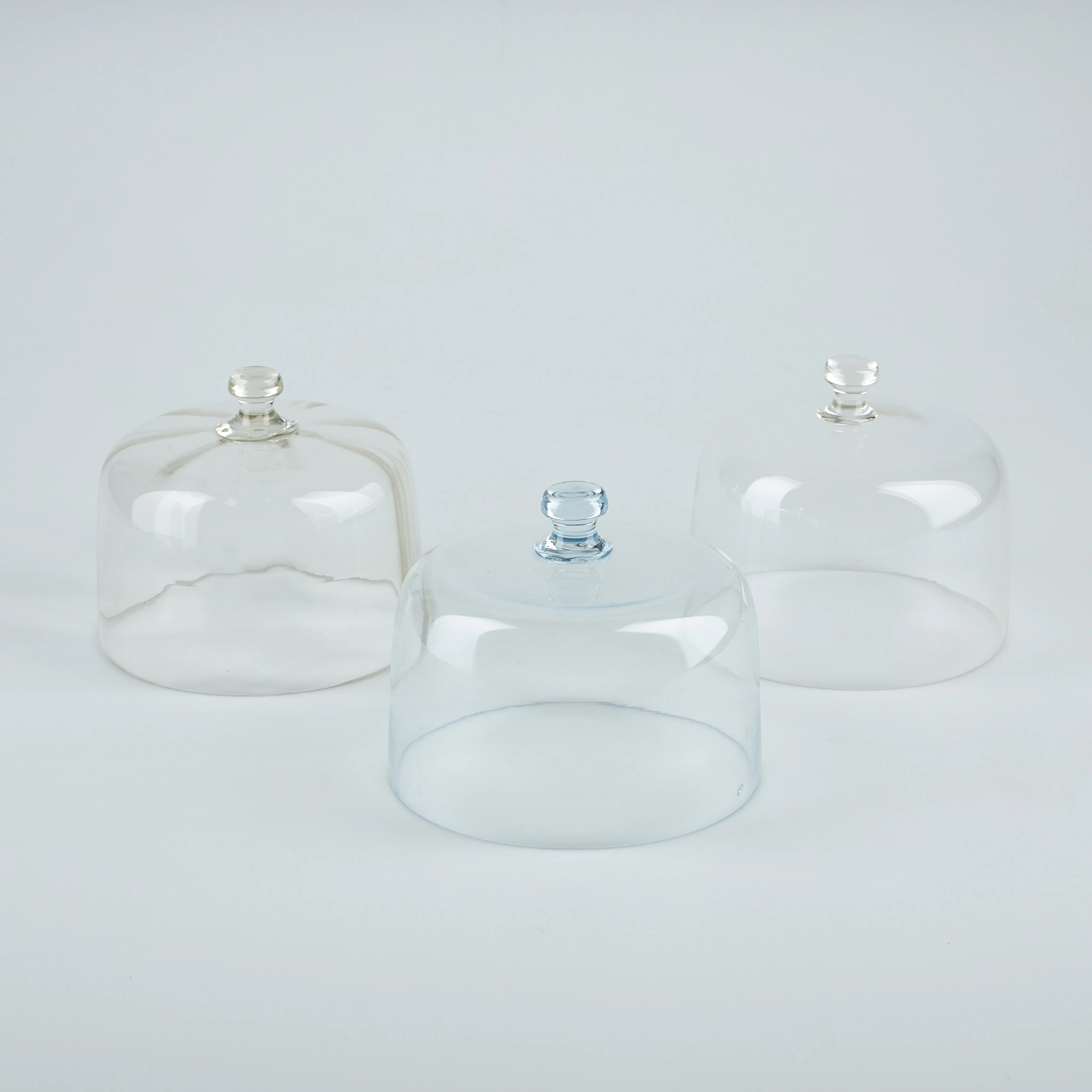 AINO AALTO. TILLSKRIVEN. Ostkupor, 3 st. 1930/40-tal.
