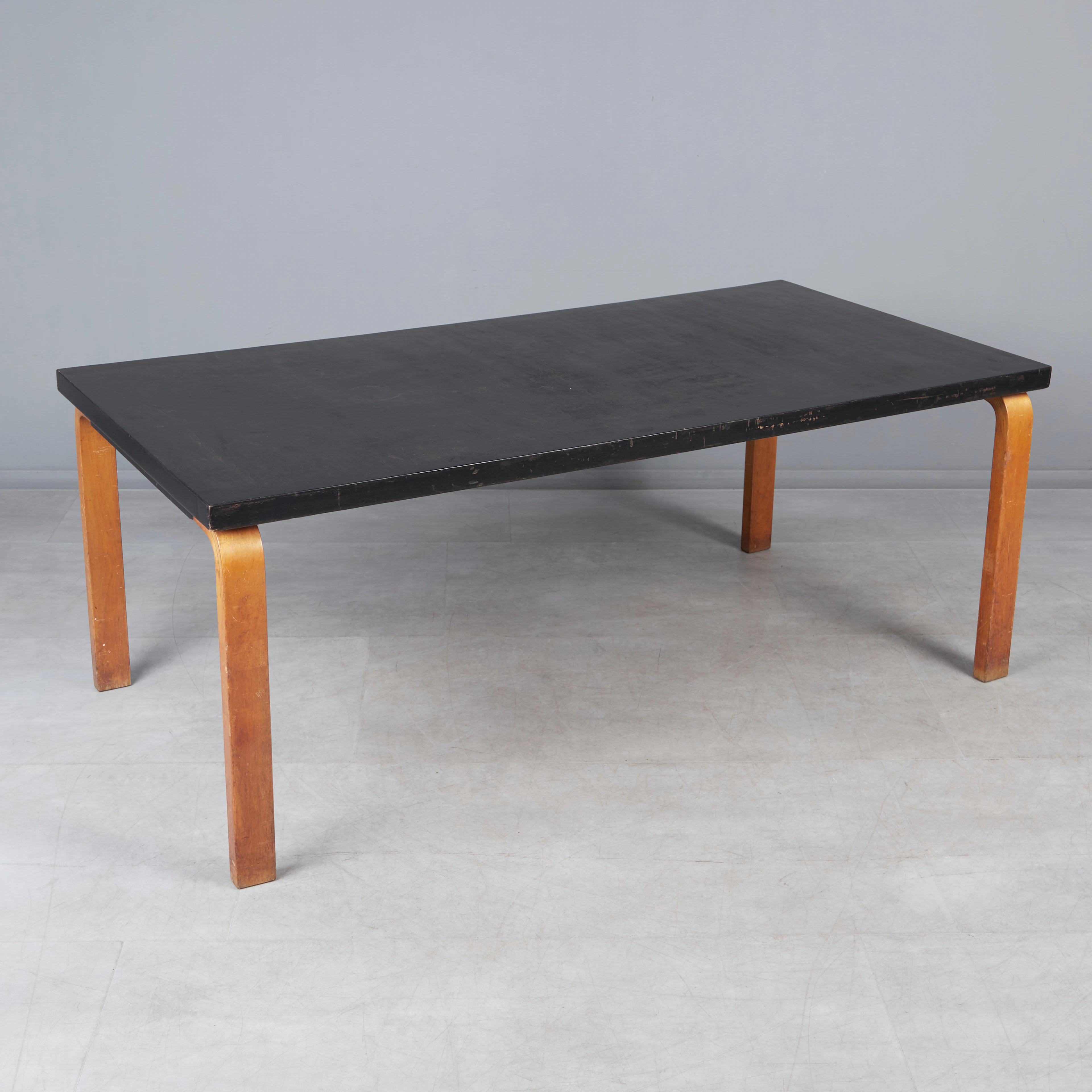 ALVAR AALTO. Esstisch, Birke, Entwurf 1933, Finnland.