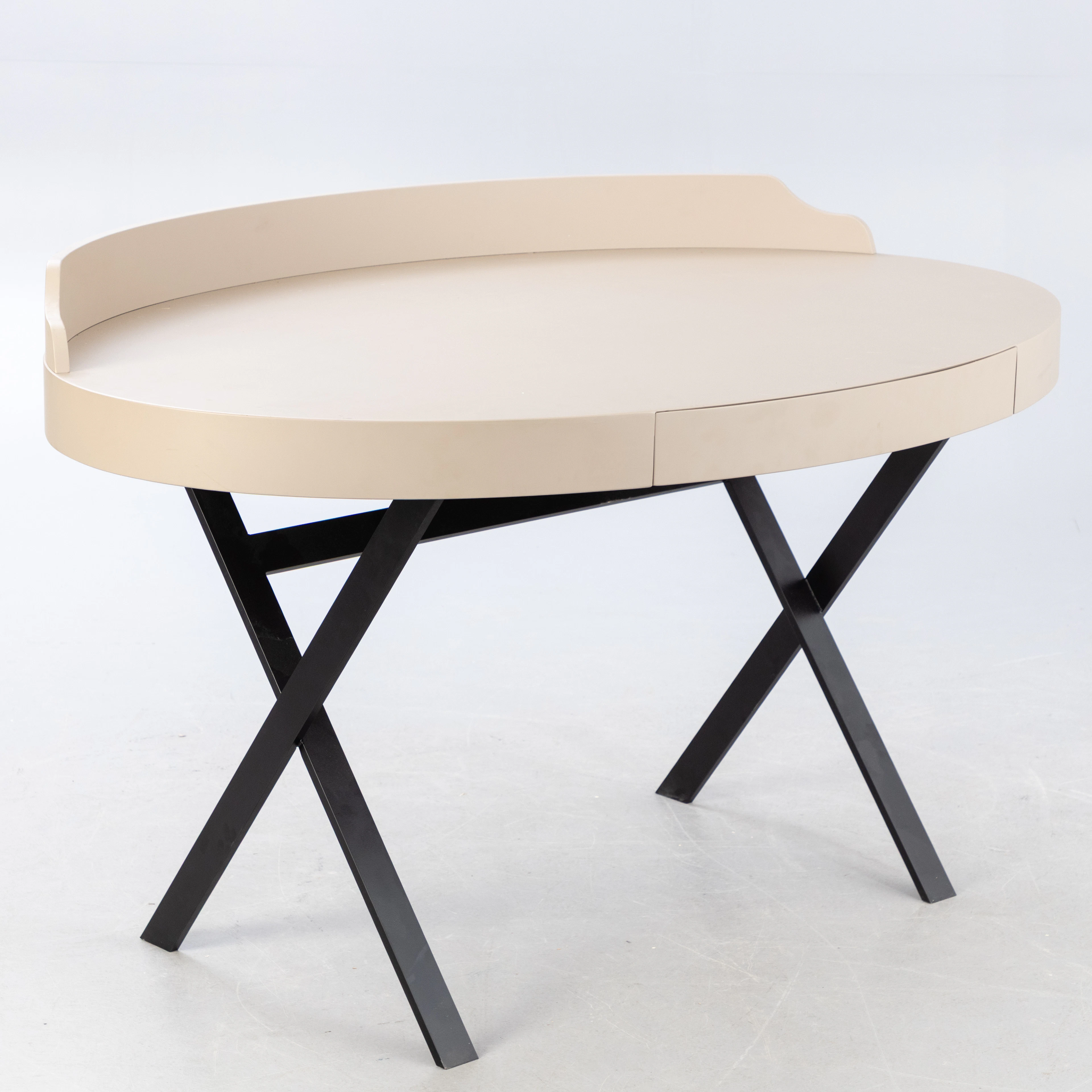 "Edward Desk" von Andrea Parisio, Hersteller: Meridiani.