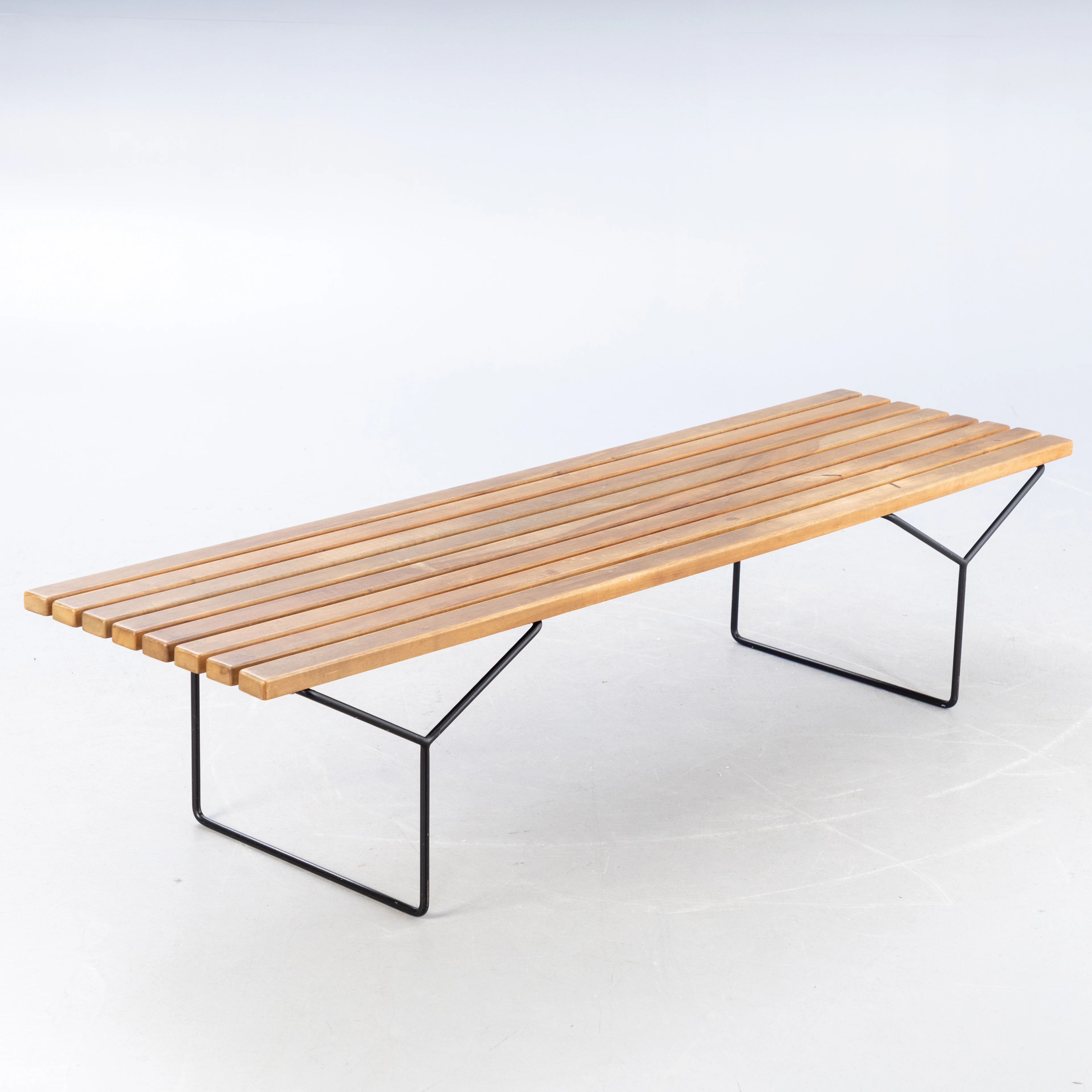 HARRY BERTOIA. Bank / Gartenbank, Knoll International.
