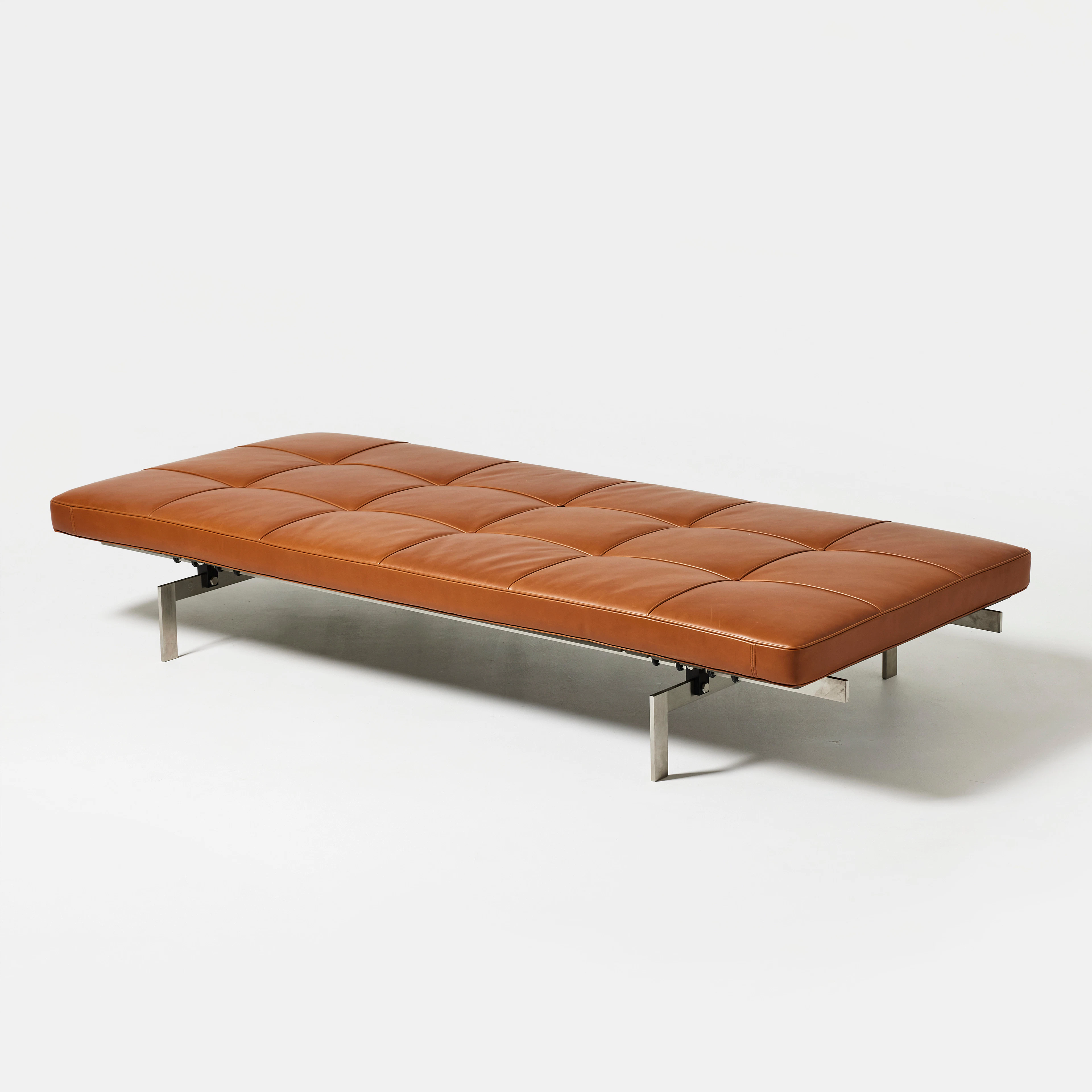 POUL KJAERHOLM. “PK-80“, dagbädd, Fritz Hansen, Danmark 2017, formgiven 1957.
