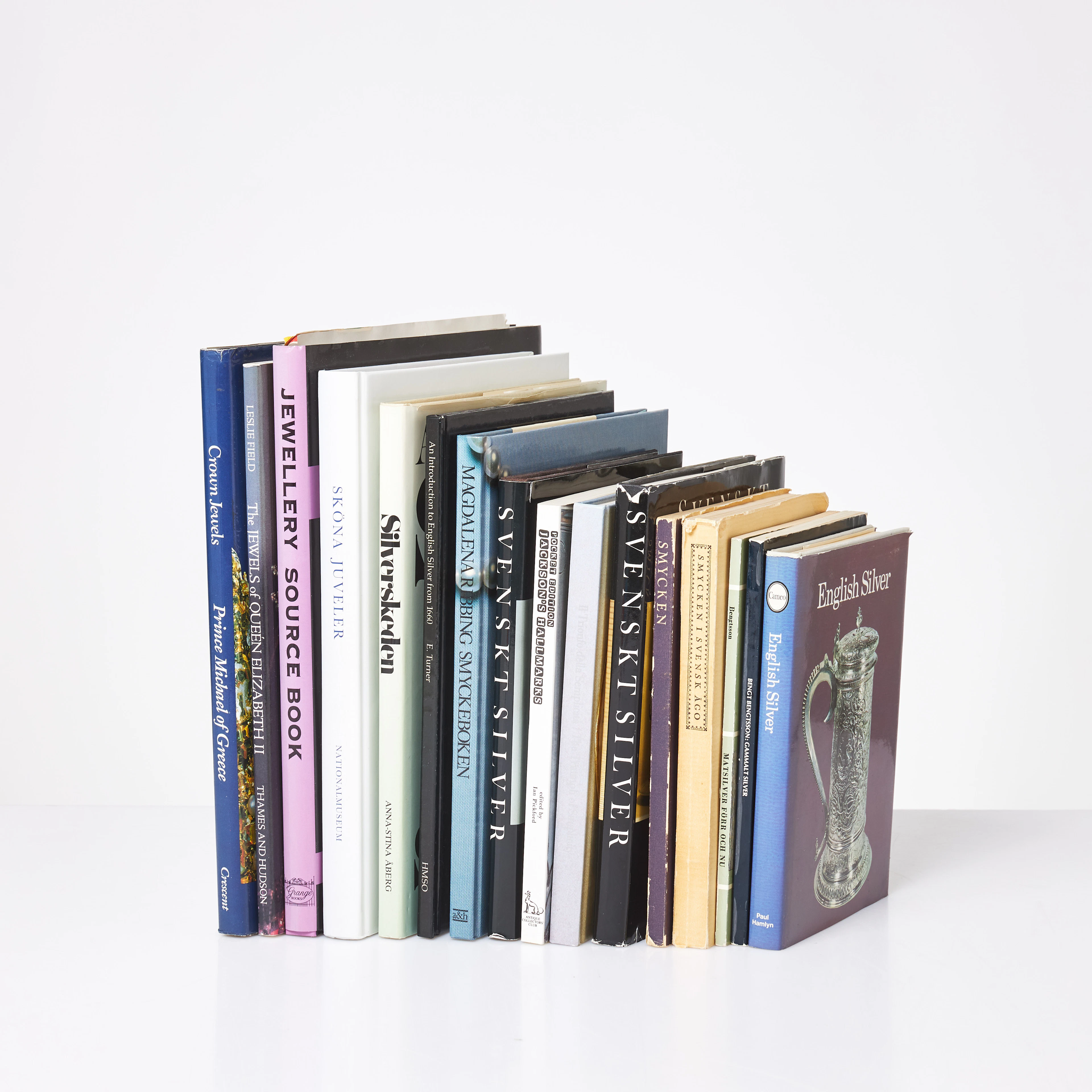 LITTERATUR. 7+9 dlr, Smycken och silver, "Jewellery Source Book"
