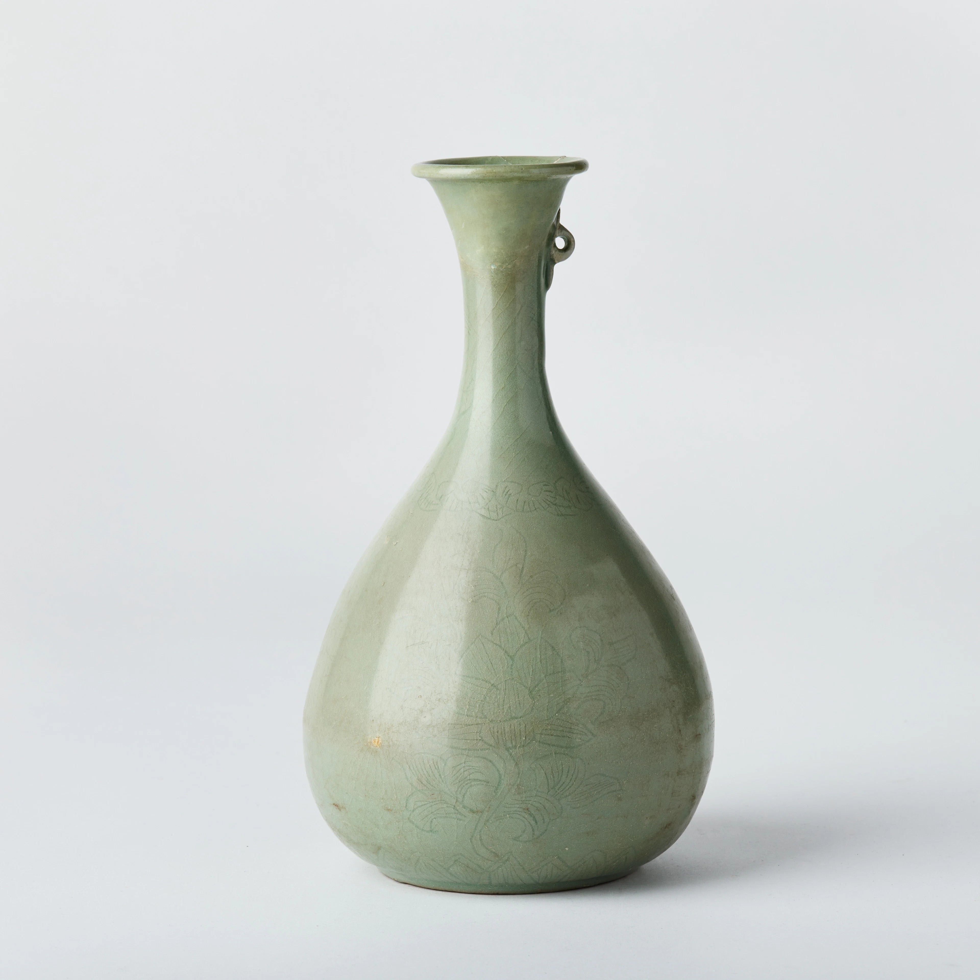 A Korean Celadon Stoneware Bottle, Jubyeong (주병).