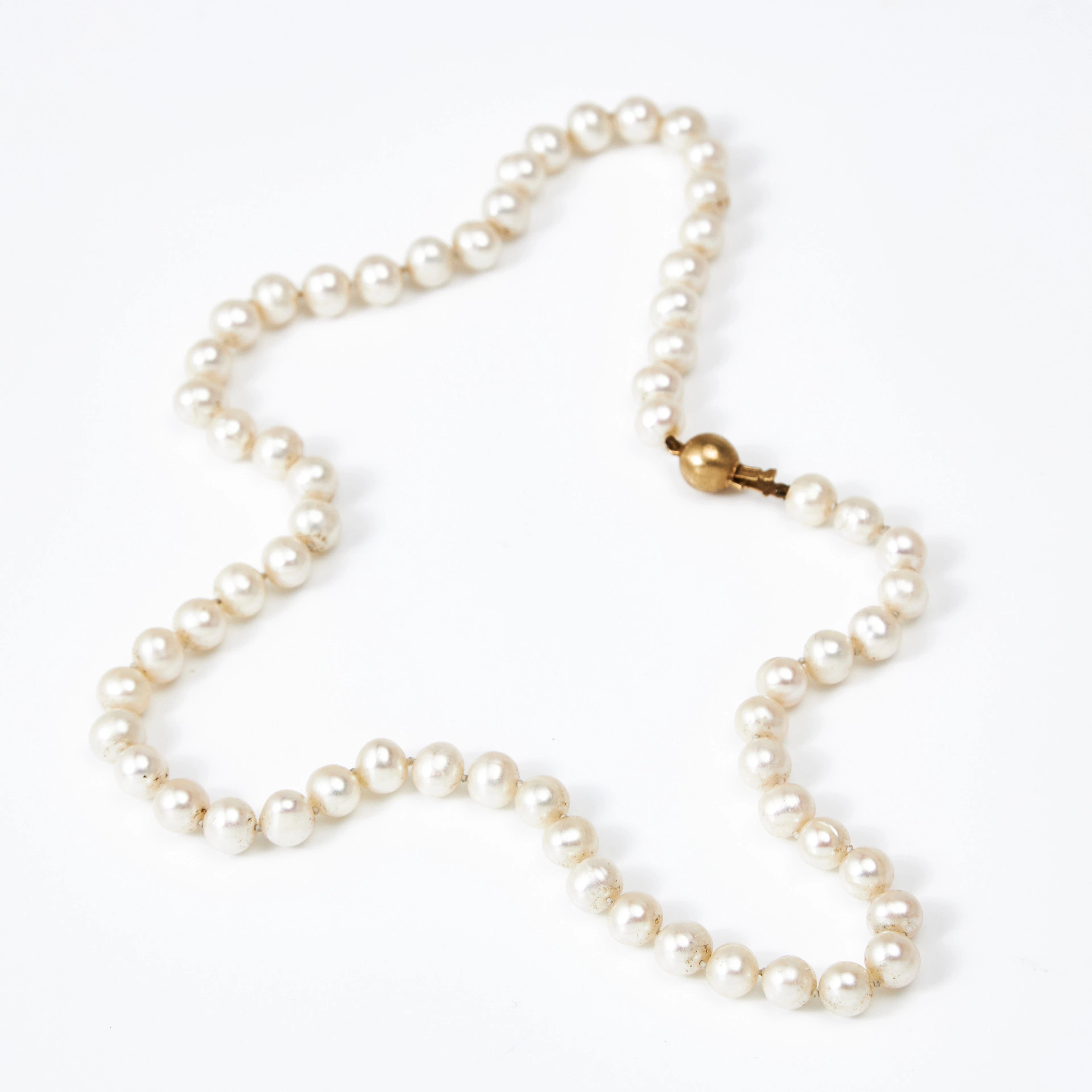 COLLIER, odlade sötvattenspärlor ca 6,4-6,7 mm, kulformat lås, 18