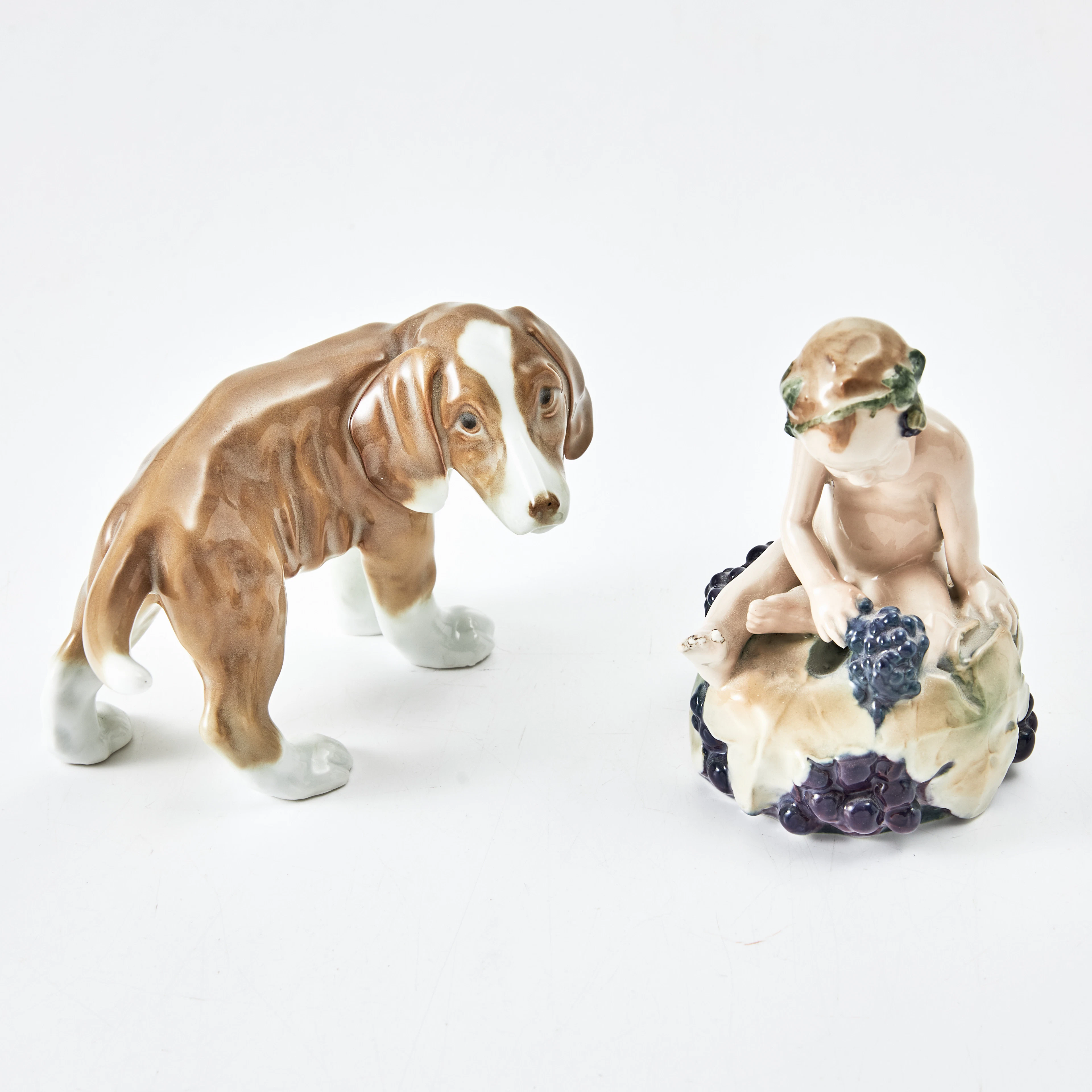 FIGURINER, 2 st, porslin, Rörstrand, 1900-talets första kvartal.