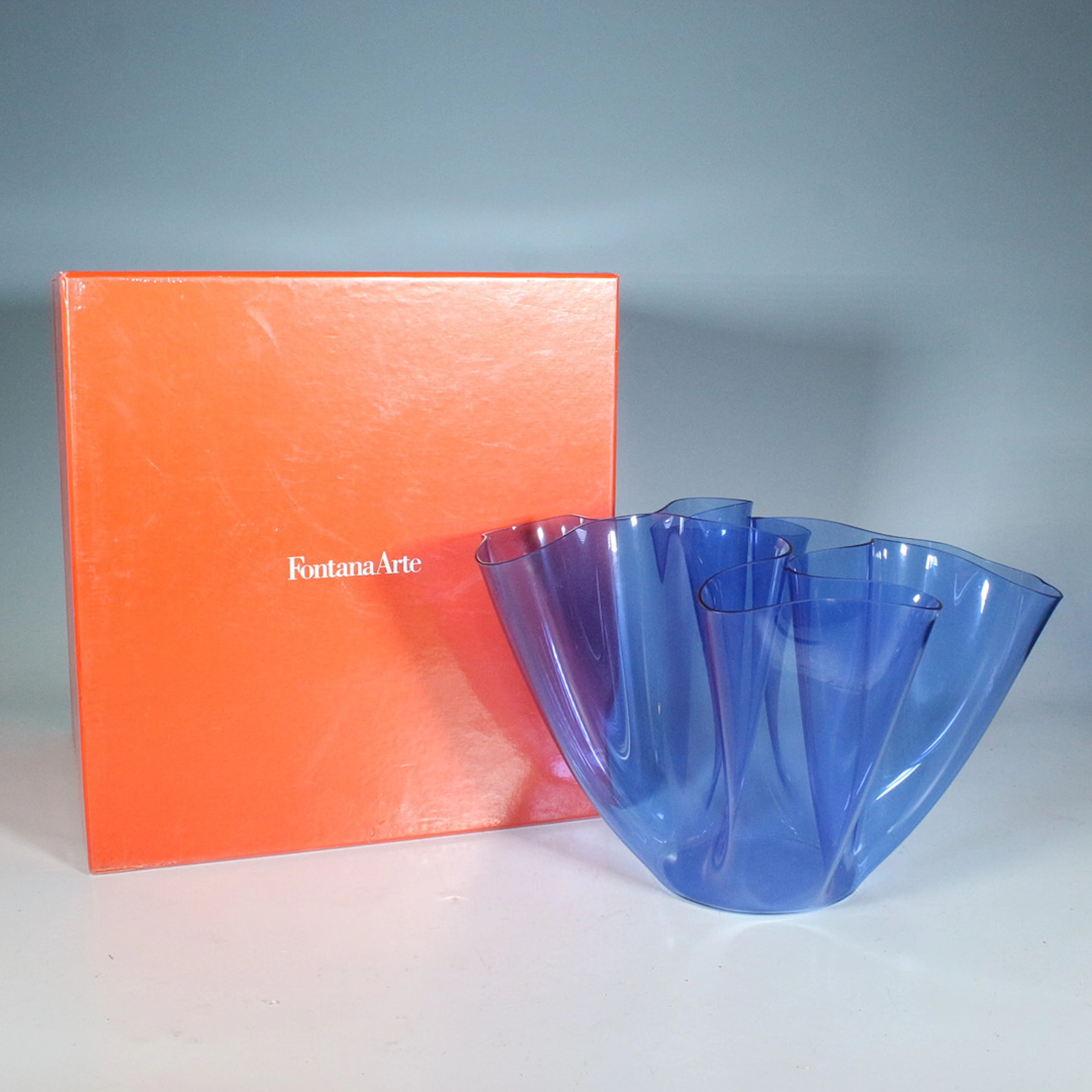 FONTANA ARTE. Große Vase , Modell "Cartoccio", Italien, 1960er.