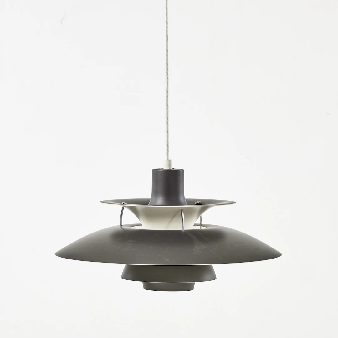POUL HENNINGSEN. Taklampa, "PH-5", Louis Poulsen, Danmark.